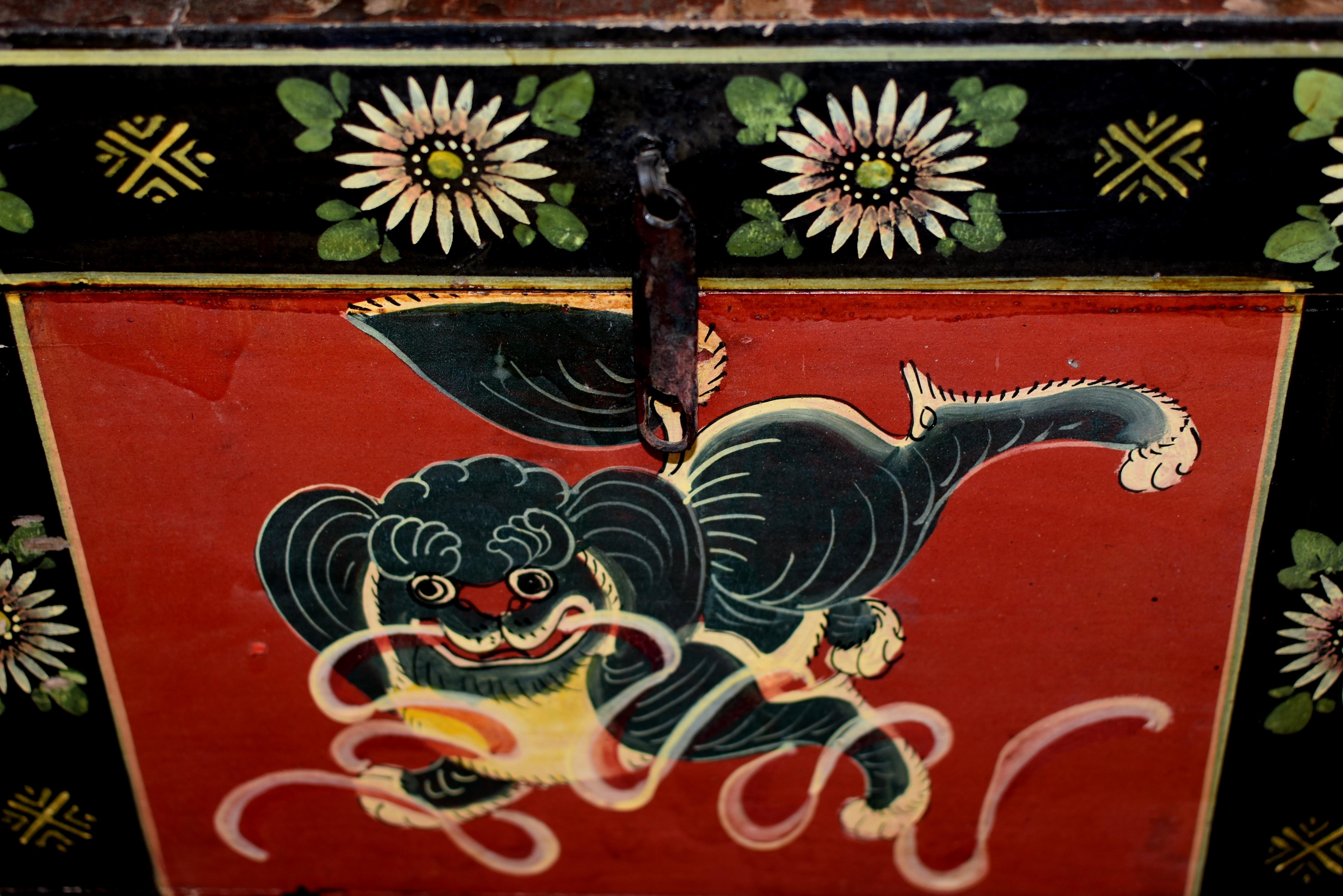 Antique Tibetan Foo Dog Box Hand Painted For Sale 2