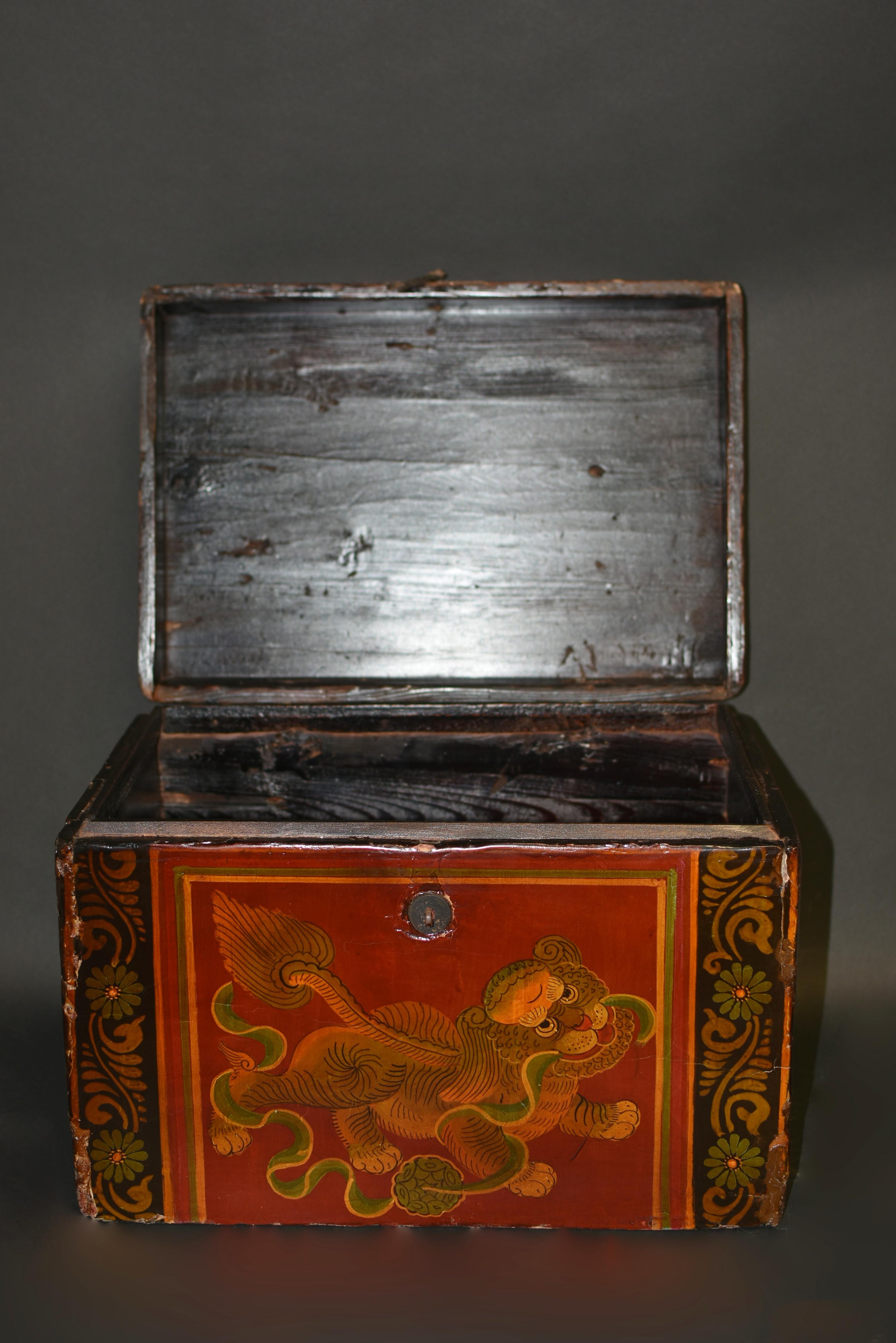 Antique Tibetan Foo Dog Box Hand Painted 8
