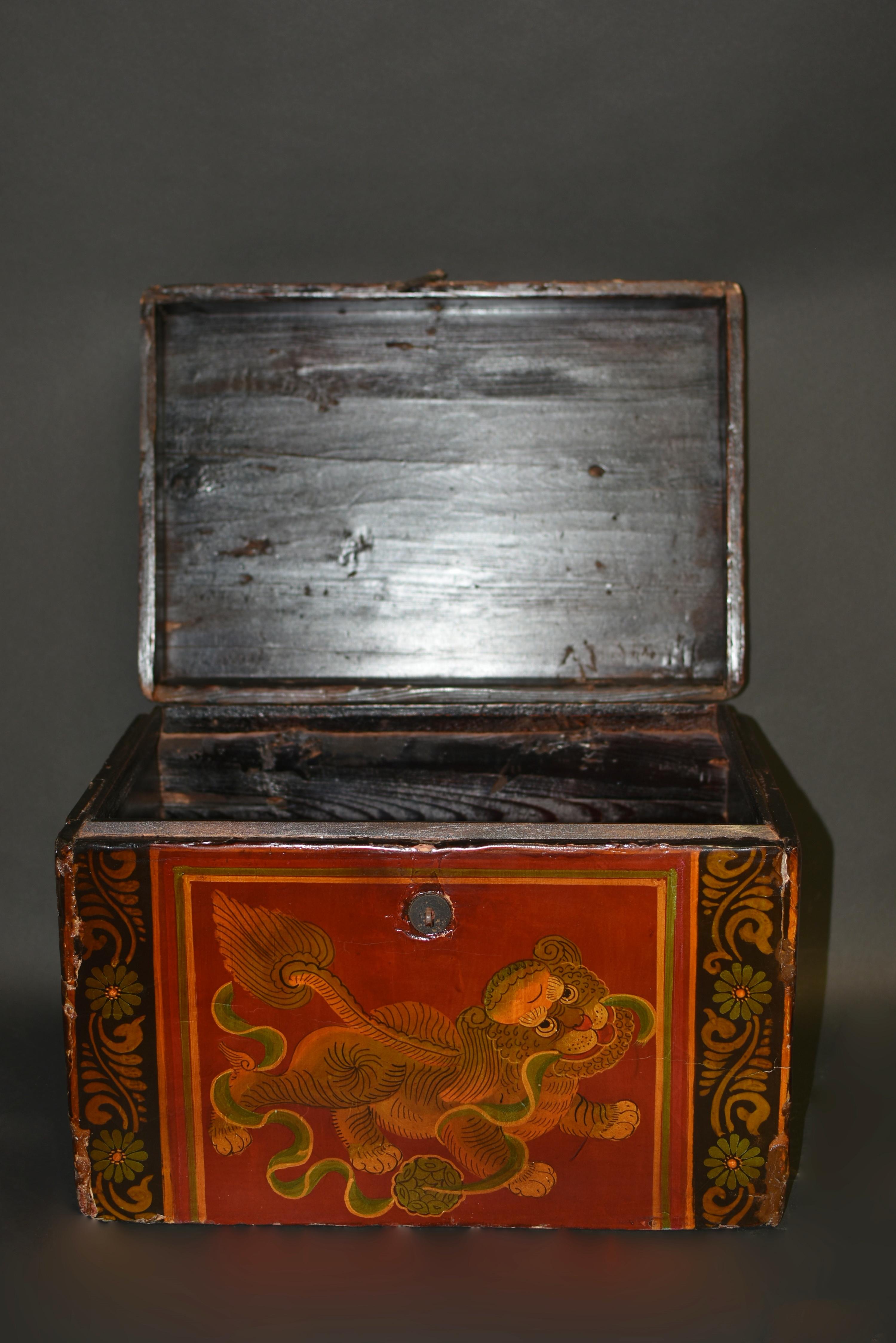 Antique Tibetan Foo Dog Box Hand Painted 9