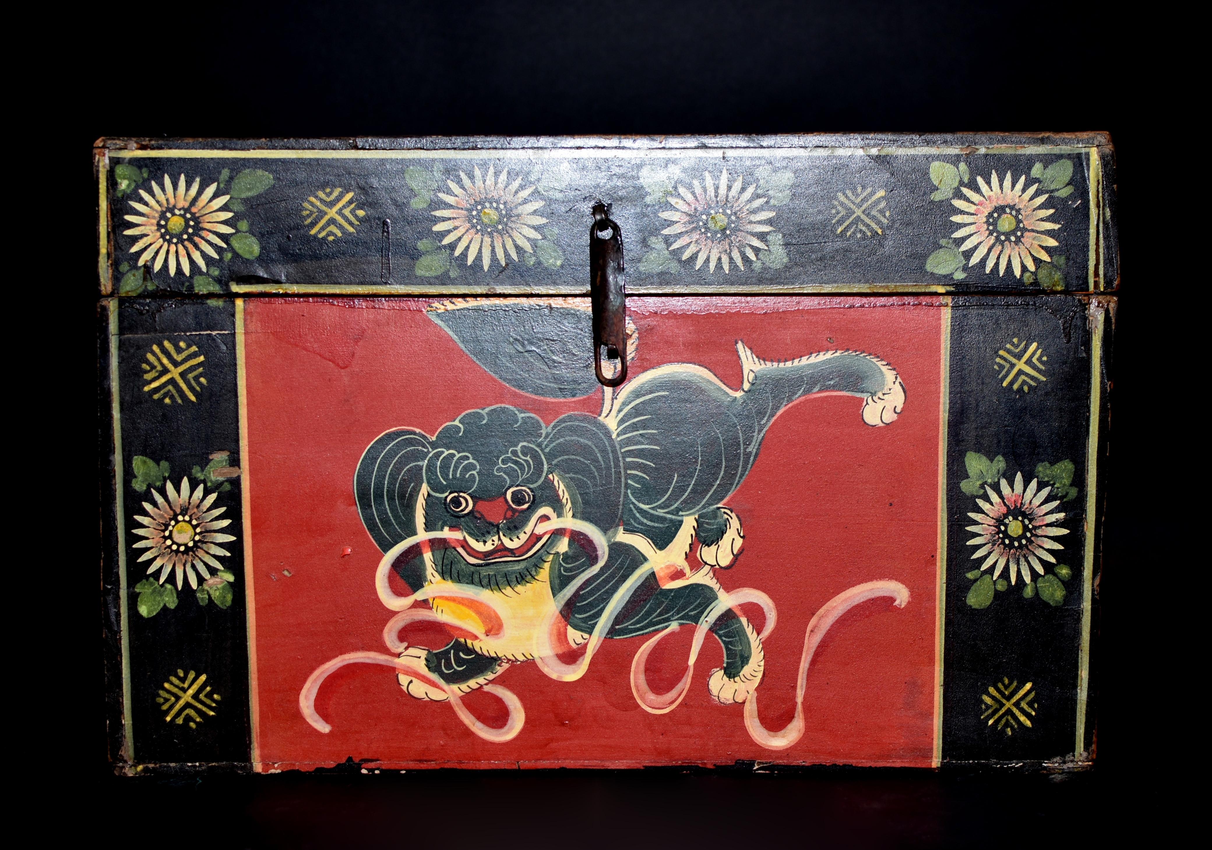 Hand-Painted Antique Tibetan Foo Dog Box Hand Painted For Sale