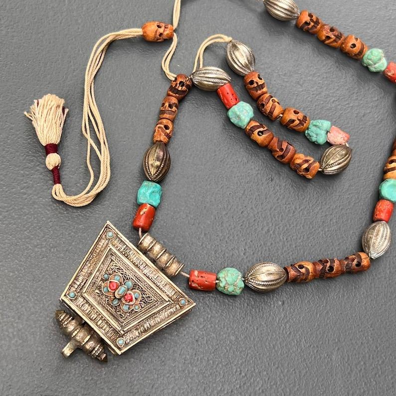 da uomo o donna Collana antica con ciondolo a forma di scatola Gau tibetana in vendita