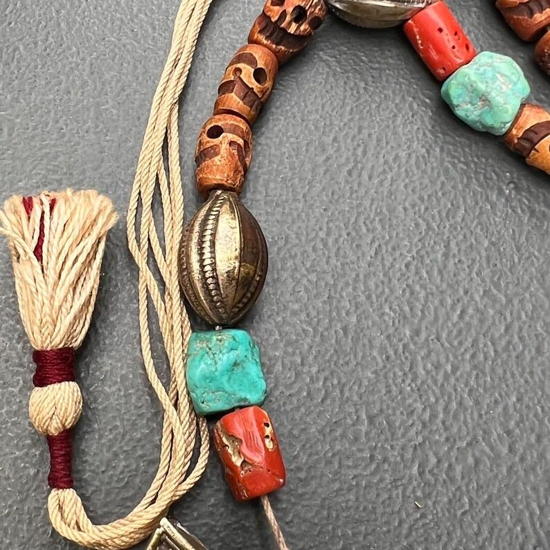 Collana antica con ciondolo a forma di scatola Gau tibetana in vendita 3