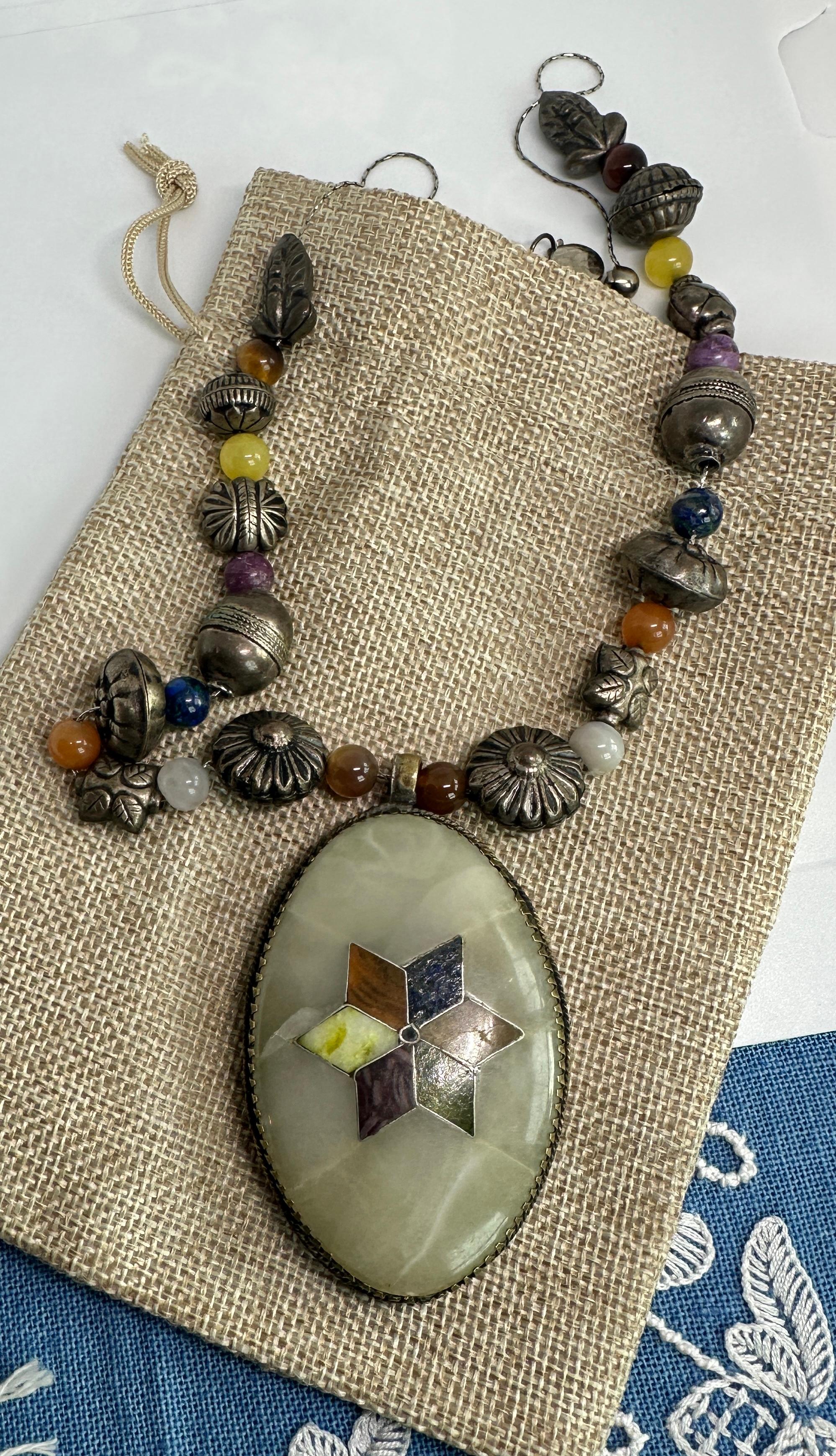 Antike Tibetische Jade Halskette Gelbe Jade Tigerauge Lapis Perlen Silber im Angebot 4