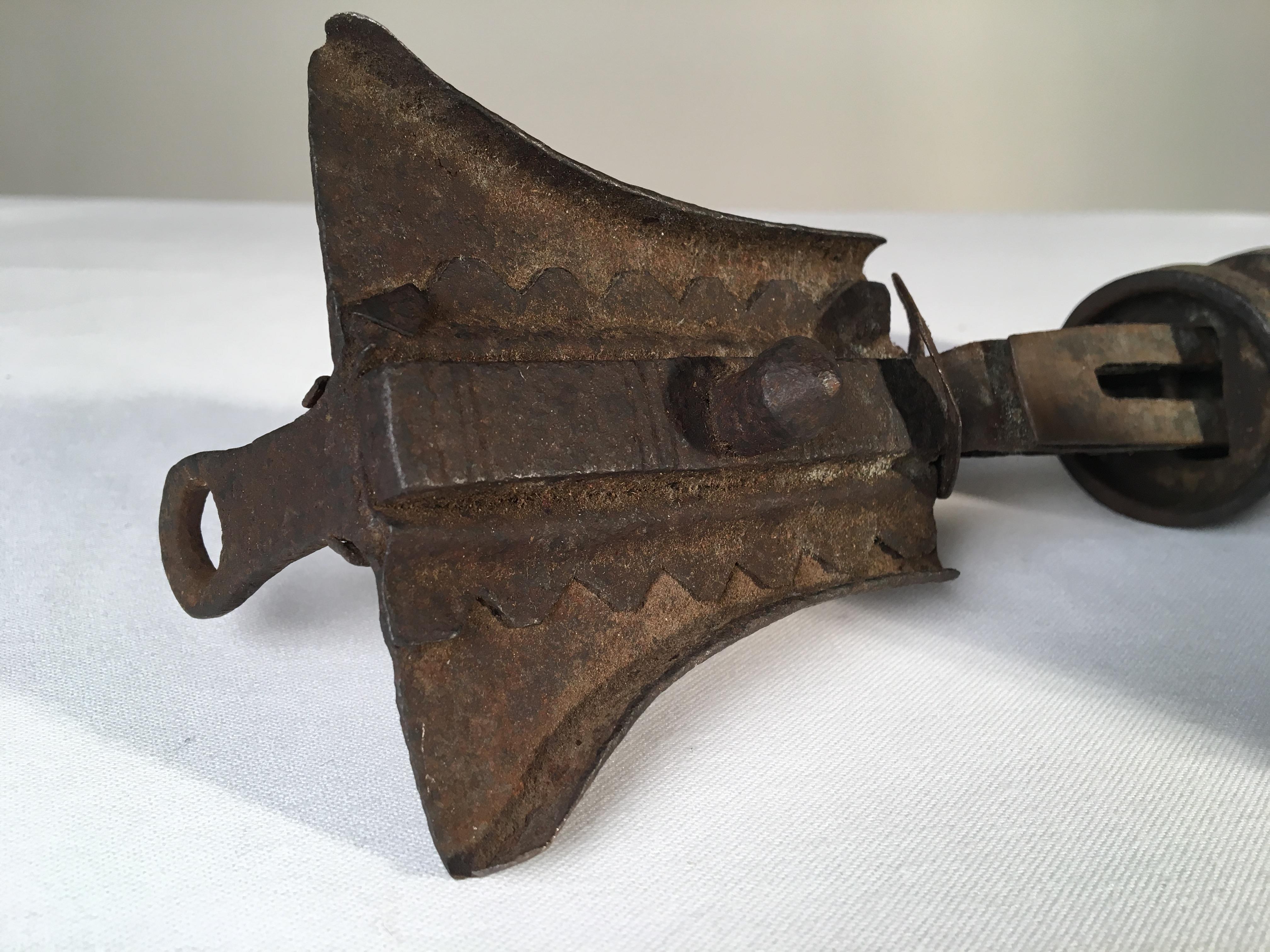Antique Tibetan Locks in Iron (Rustikal)