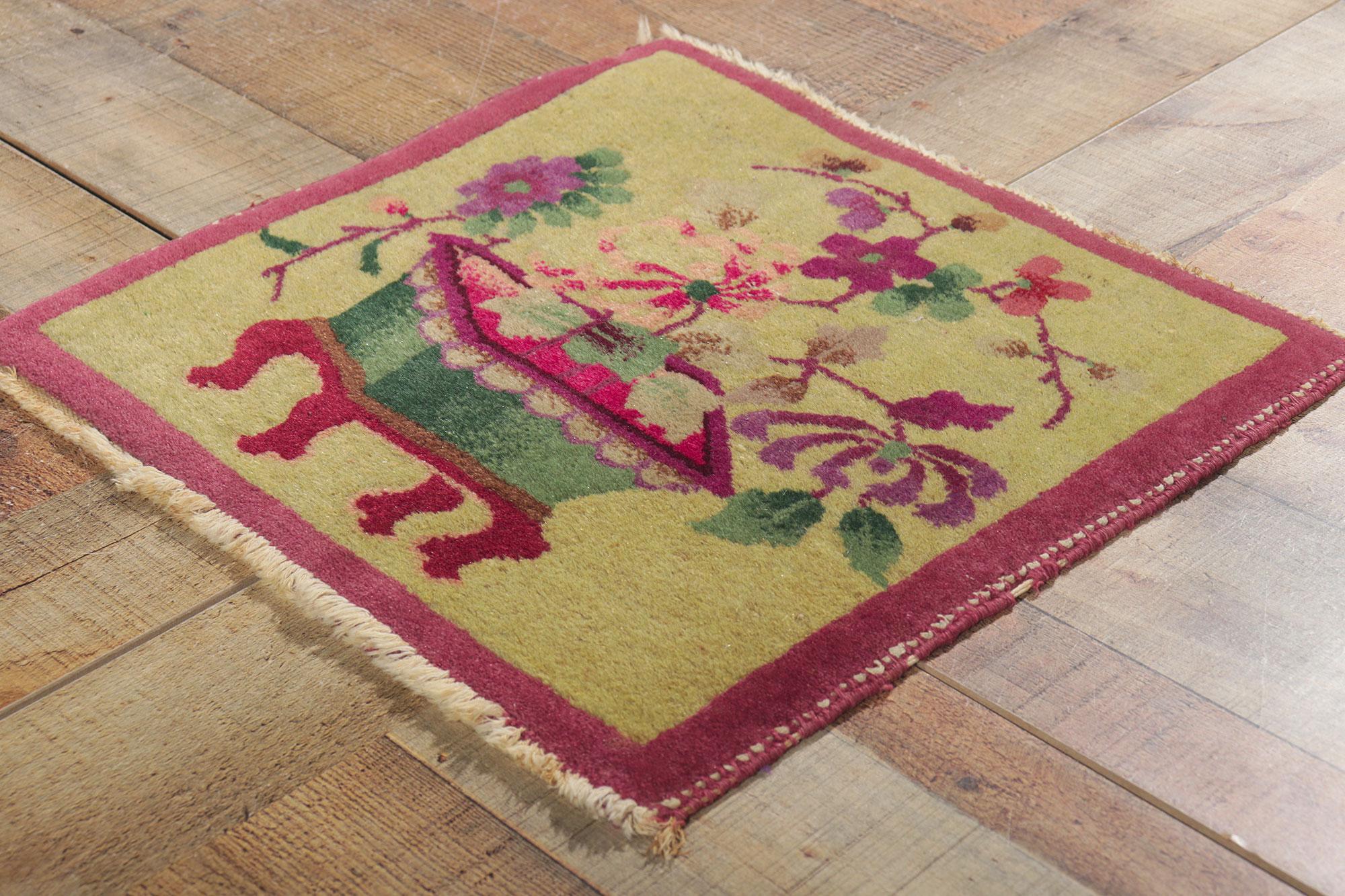 Antiker tibetisches Meditations-Teppich – chinesischer Art déco-Teppich im Zustand „Starke Gebrauchsspuren“ im Angebot in Dallas, TX