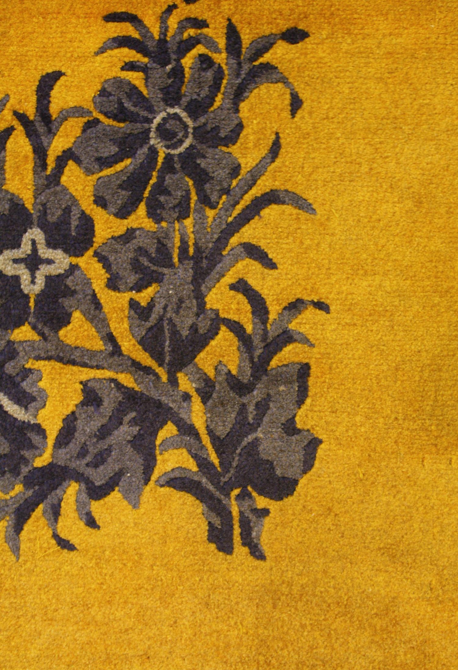 20th Century Antique Tibetan Minimalist Floral Design Rug, ca. 1920 For Sale