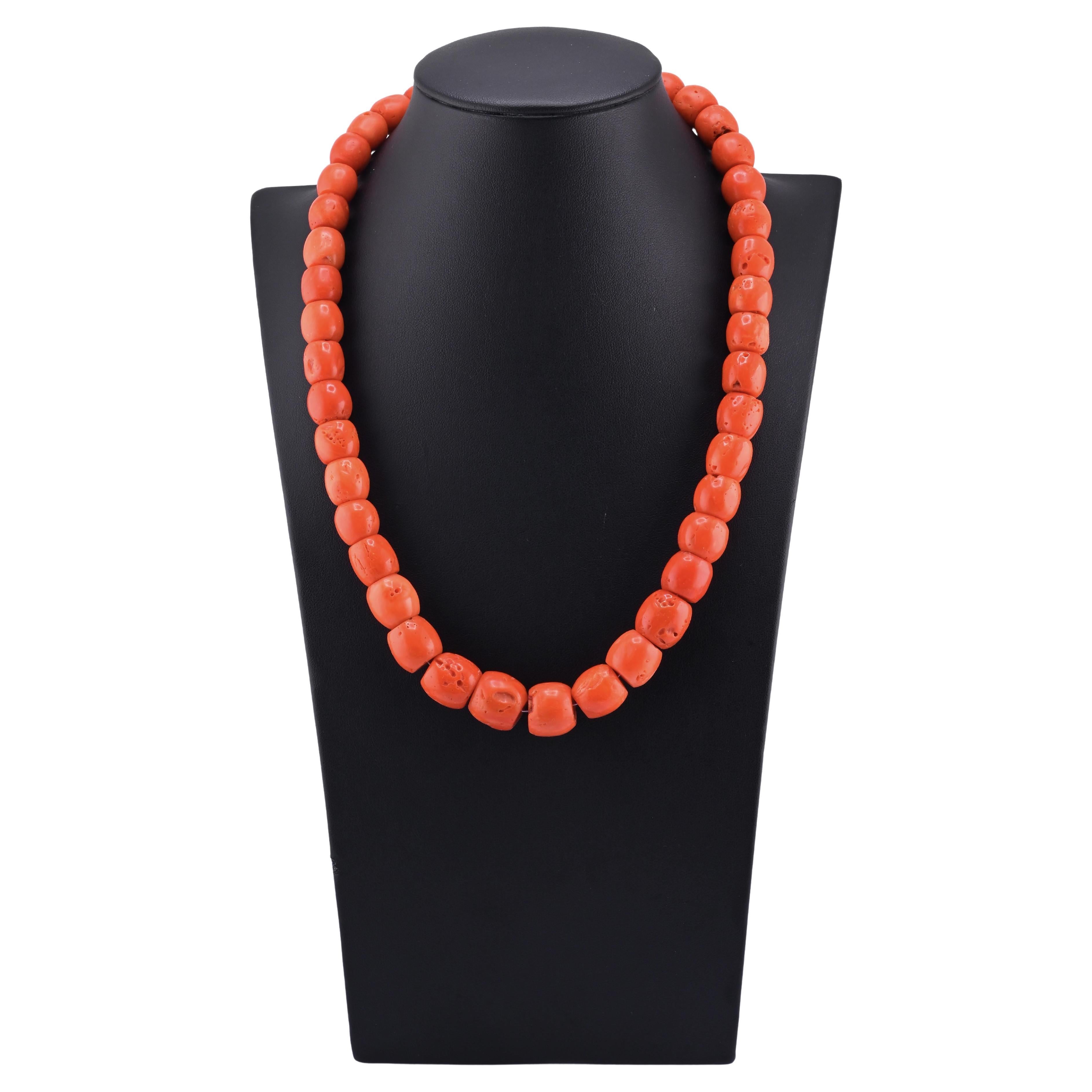Collana antica di perle graduate in corallo tibetano Momo 127 grammi