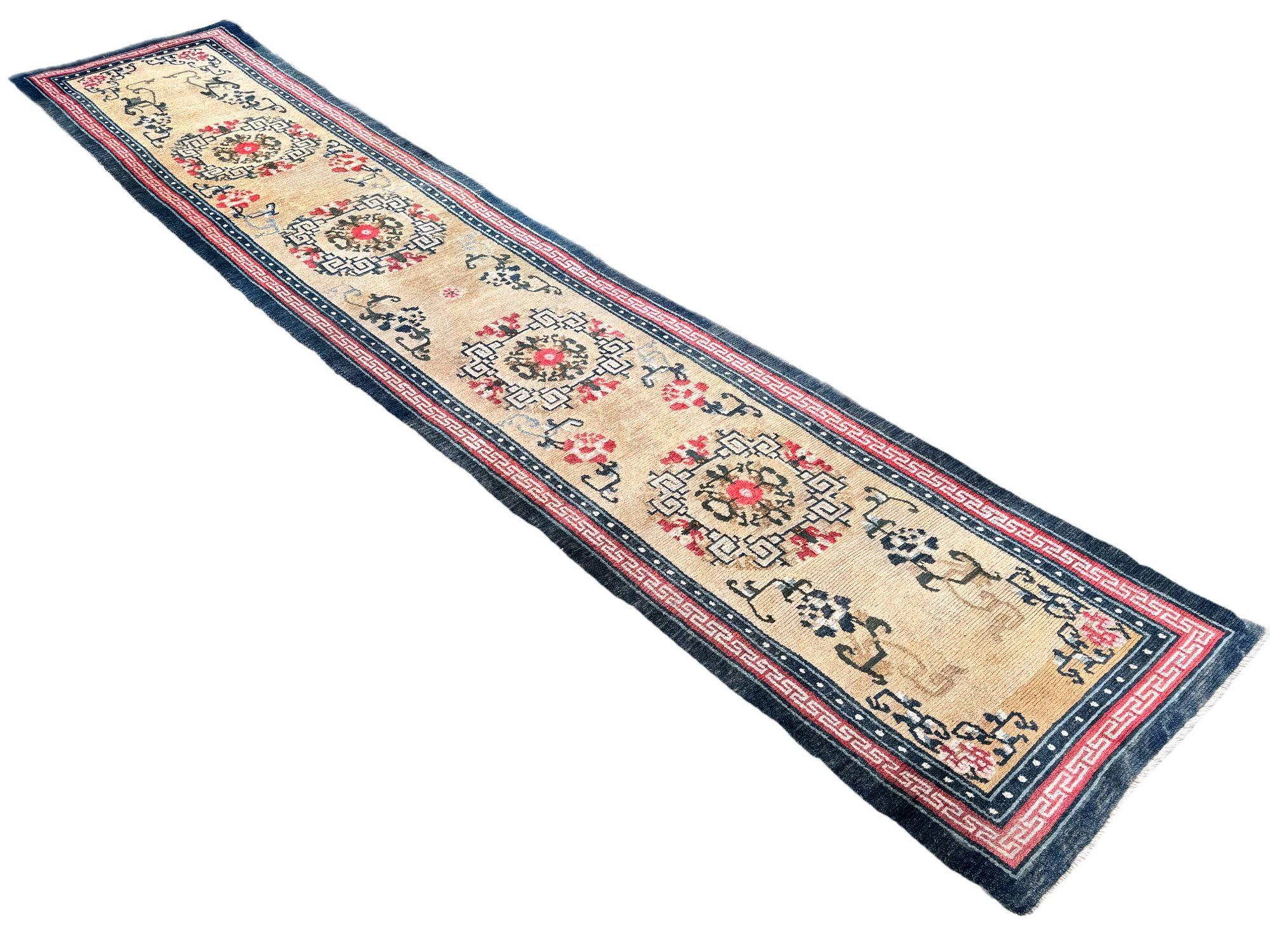 Chemin de table tibétain antique 4.03m x 0.81m Bon état - En vente à St. Albans, GB
