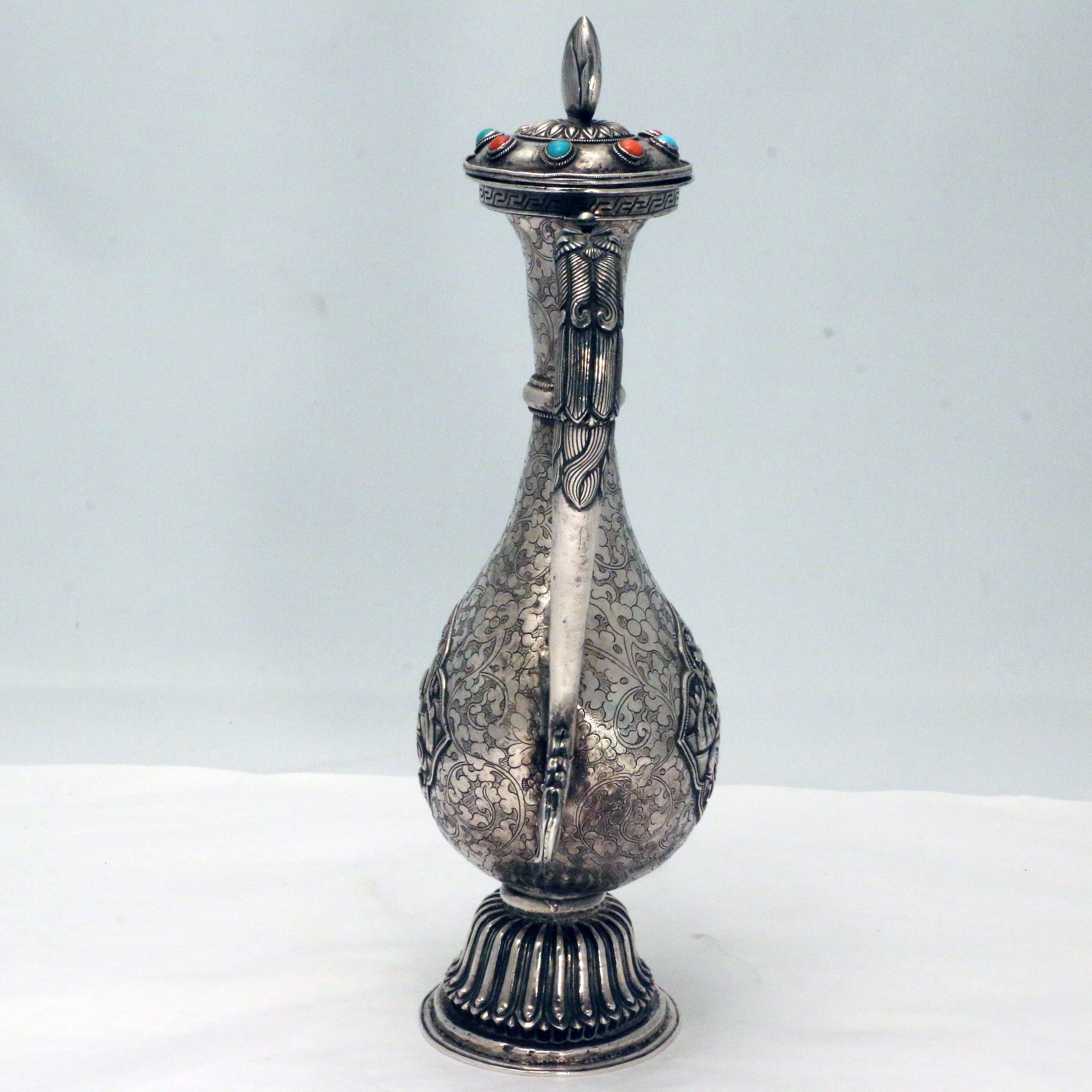 Antiguo Aguamanil Ceremonial Tibetano de Plata Hecho a mano en venta