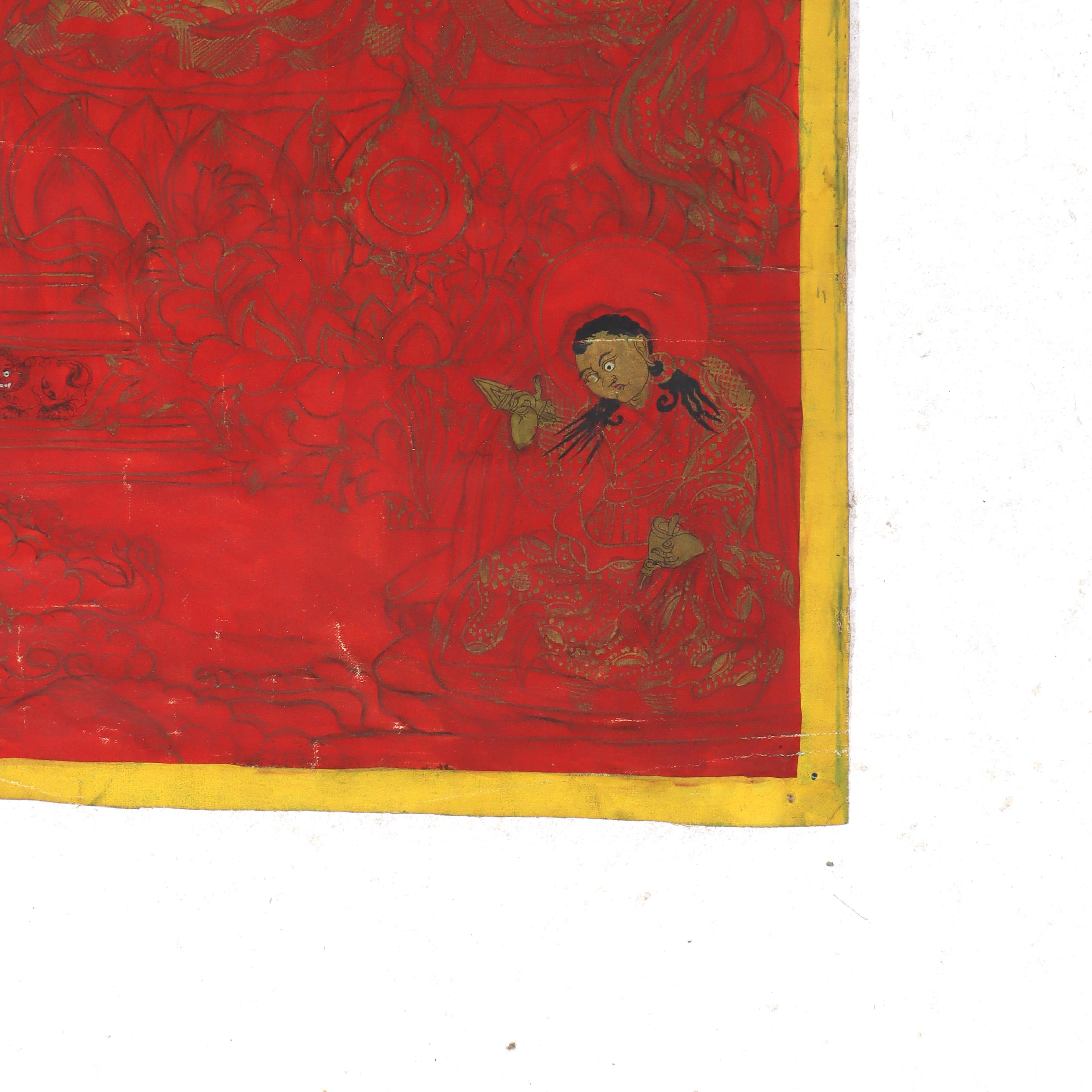 Textile Ancienne peinture tibétaine Thangka avec figures, fond rouge, signée 19ème siècle en vente