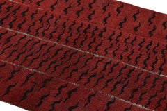 Antico tappeto tibetano Tiger in rosso con stampa animale nera, da Rug & Kilim