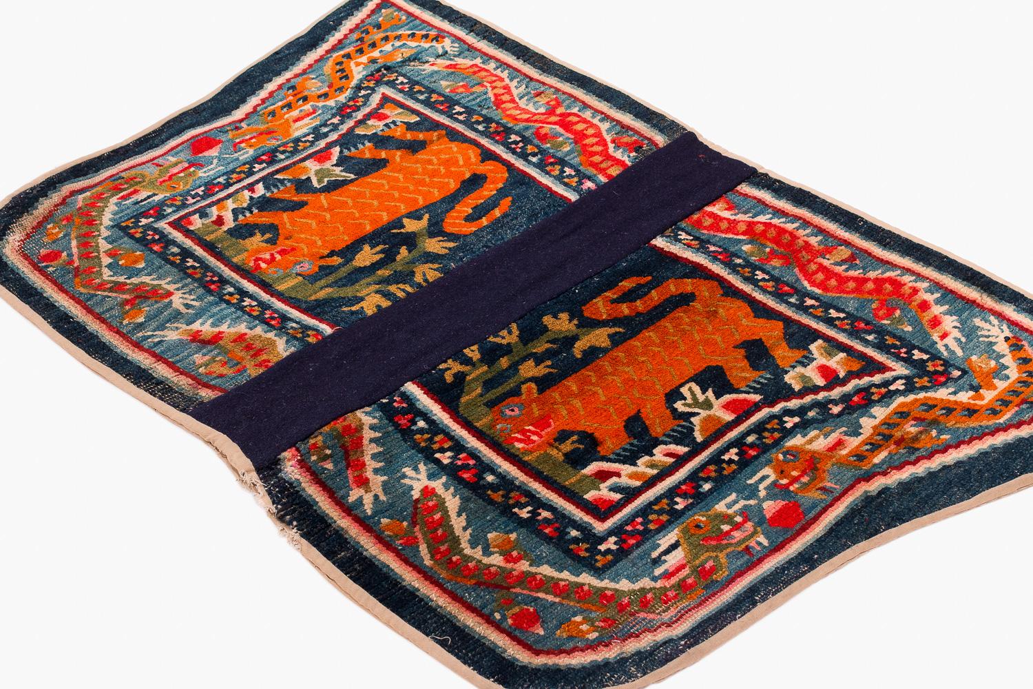 Tibétain Tapis de selle tibétain ancien en laine de tigre en vente