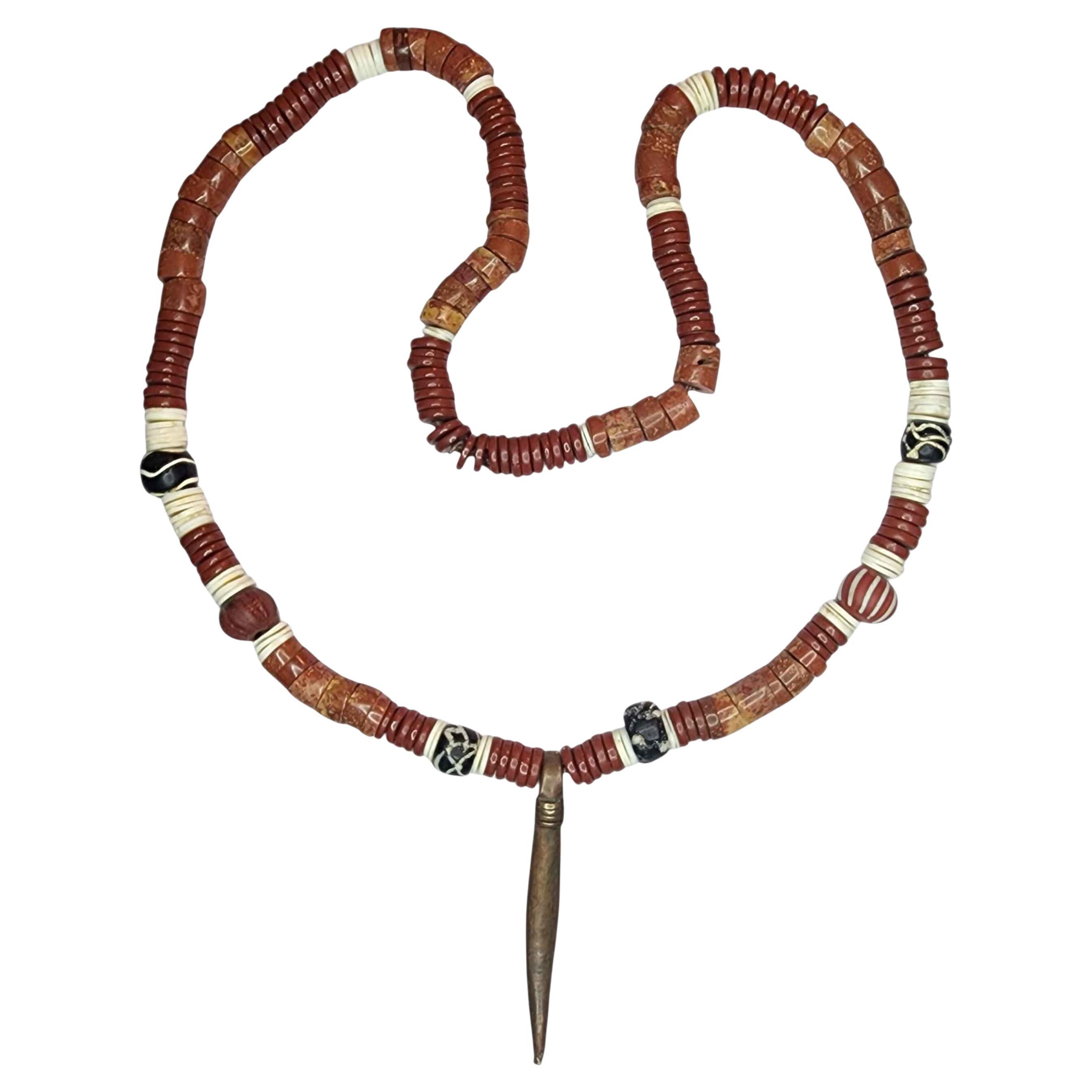 Antica collana tribale tibetana conchiglia Heishi e vecchie perline Dzi