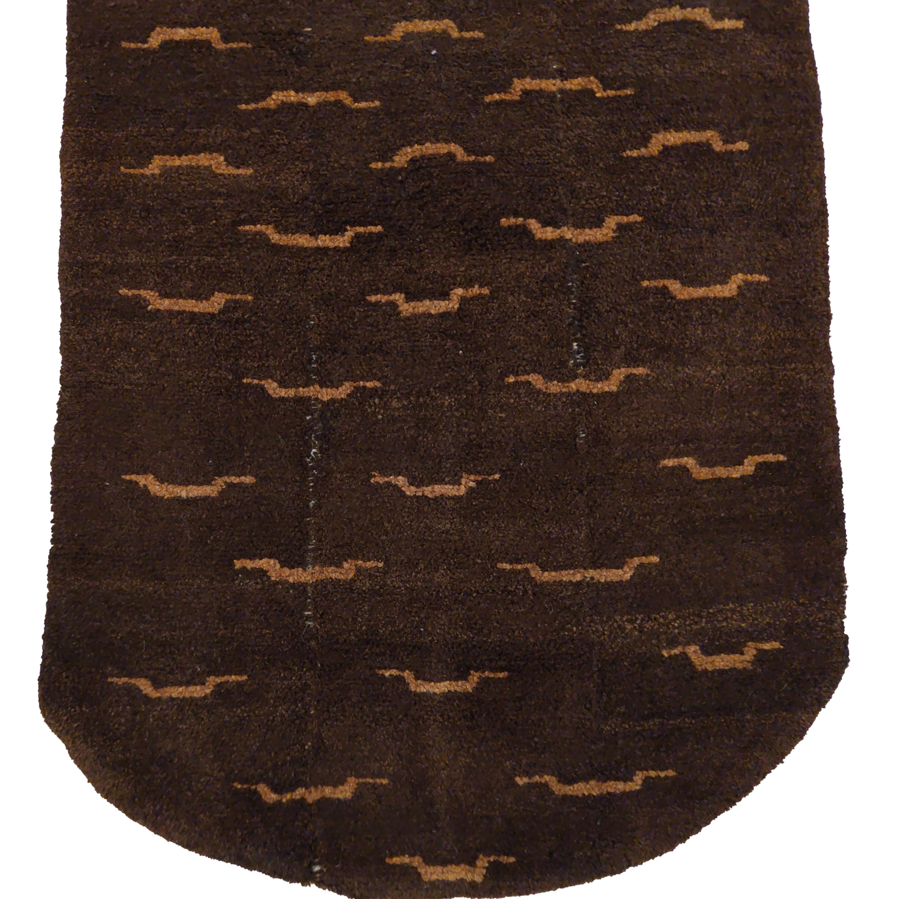 Tsukdruk-Teppiche sind wahrscheinlich die repräsentativsten Beispiele der tibetischen Nomadenwebetradition. Sie sind aus lanolinreicher Hochlandwolle gewebt und werden in schmalen Streifen auf Rückengurtwebstühlen hergestellt. Sie sind Teil der