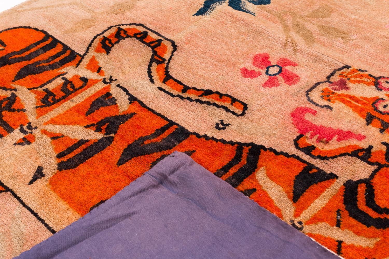 Tapis tibétain ancien à deux tigres, petit tapis d'accessoires, tapis en laine Khaden en vente 6