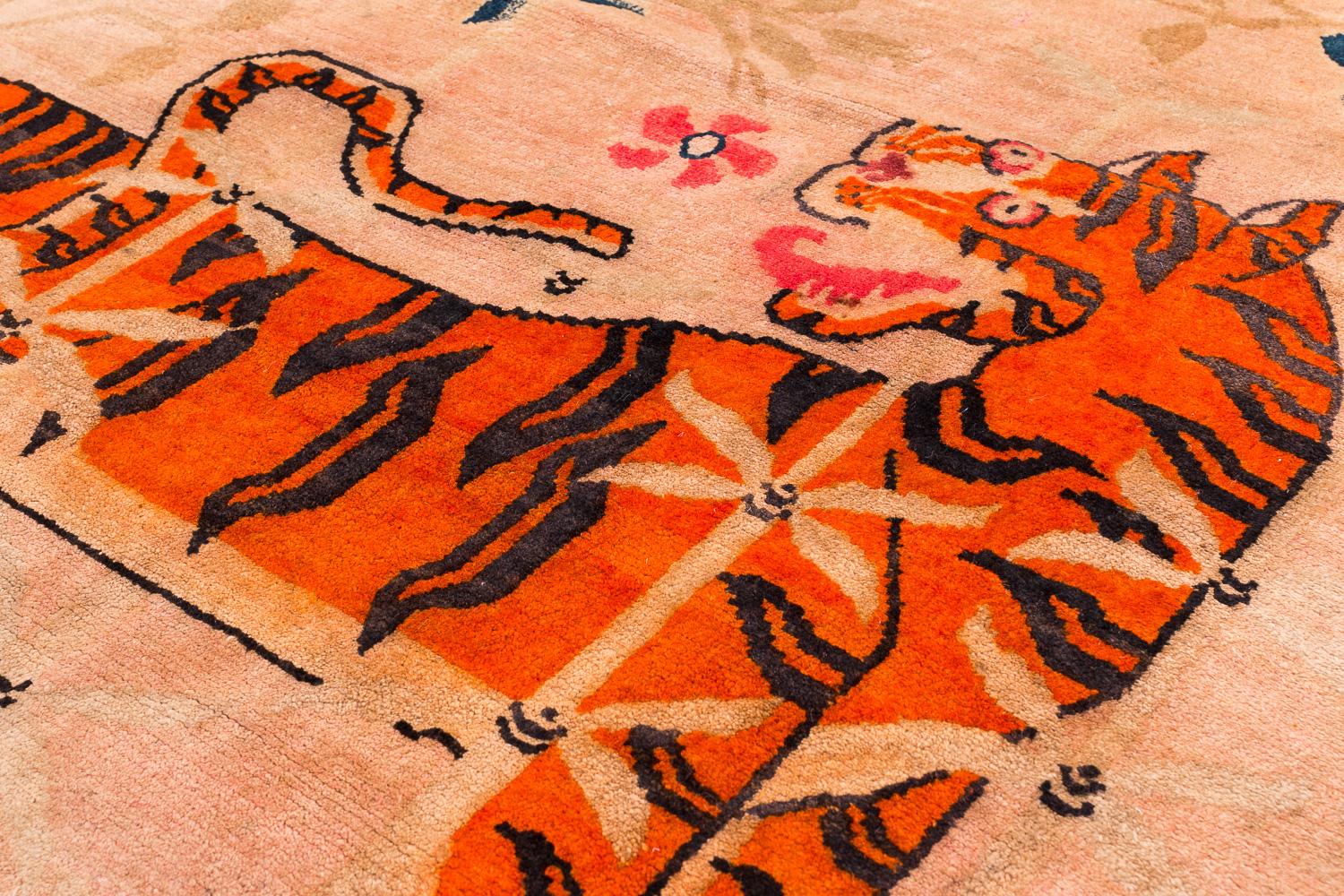 Laine Tapis tibétain ancien à deux tigres, petit tapis d'accessoires, tapis en laine Khaden en vente