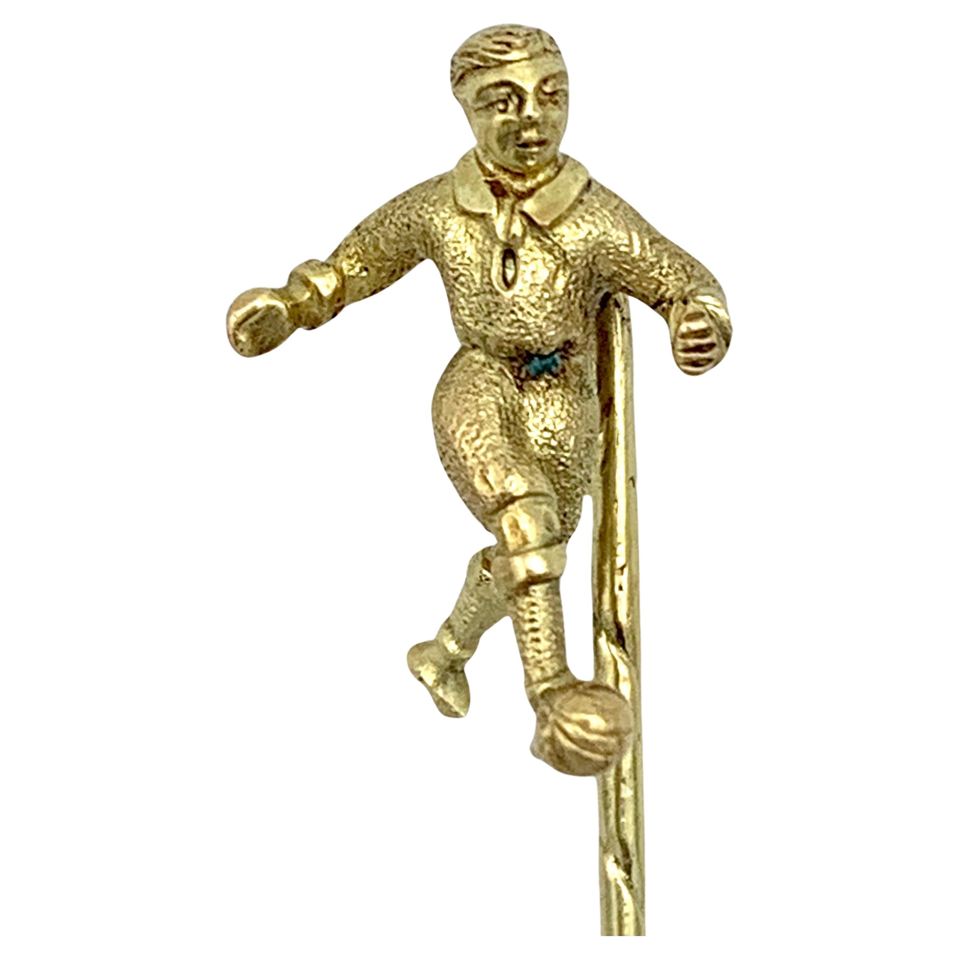 Antique épingle à cravate pour joueur de football joueur de football joueur en or 14 carats Bon état - En vente à Munich, Bavaria