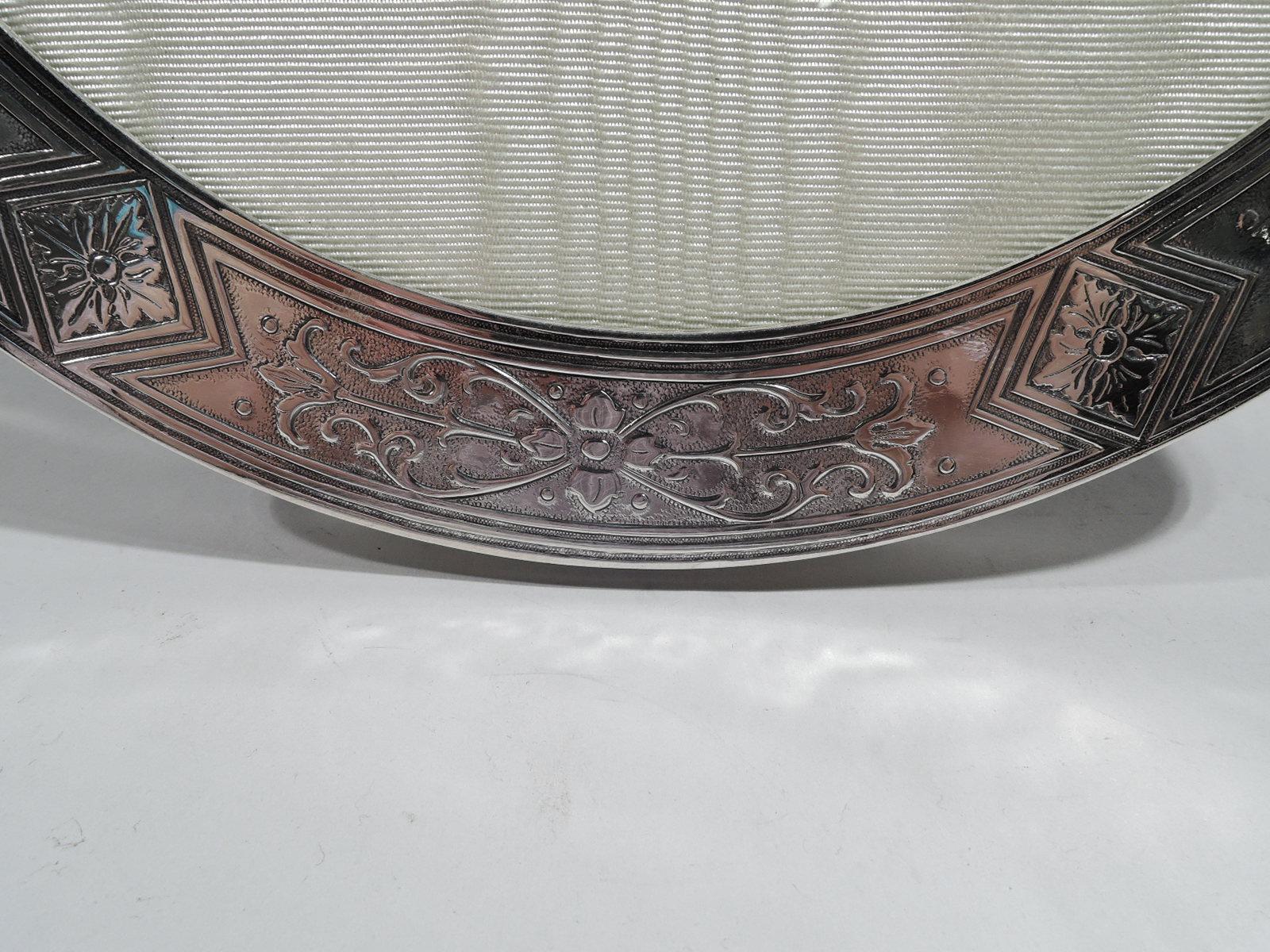 Antiker antiker Tiffany-Bilderrahmen aus ovalem Sterlingsilber, Ästhetik (Ästhetizismus) im Angebot