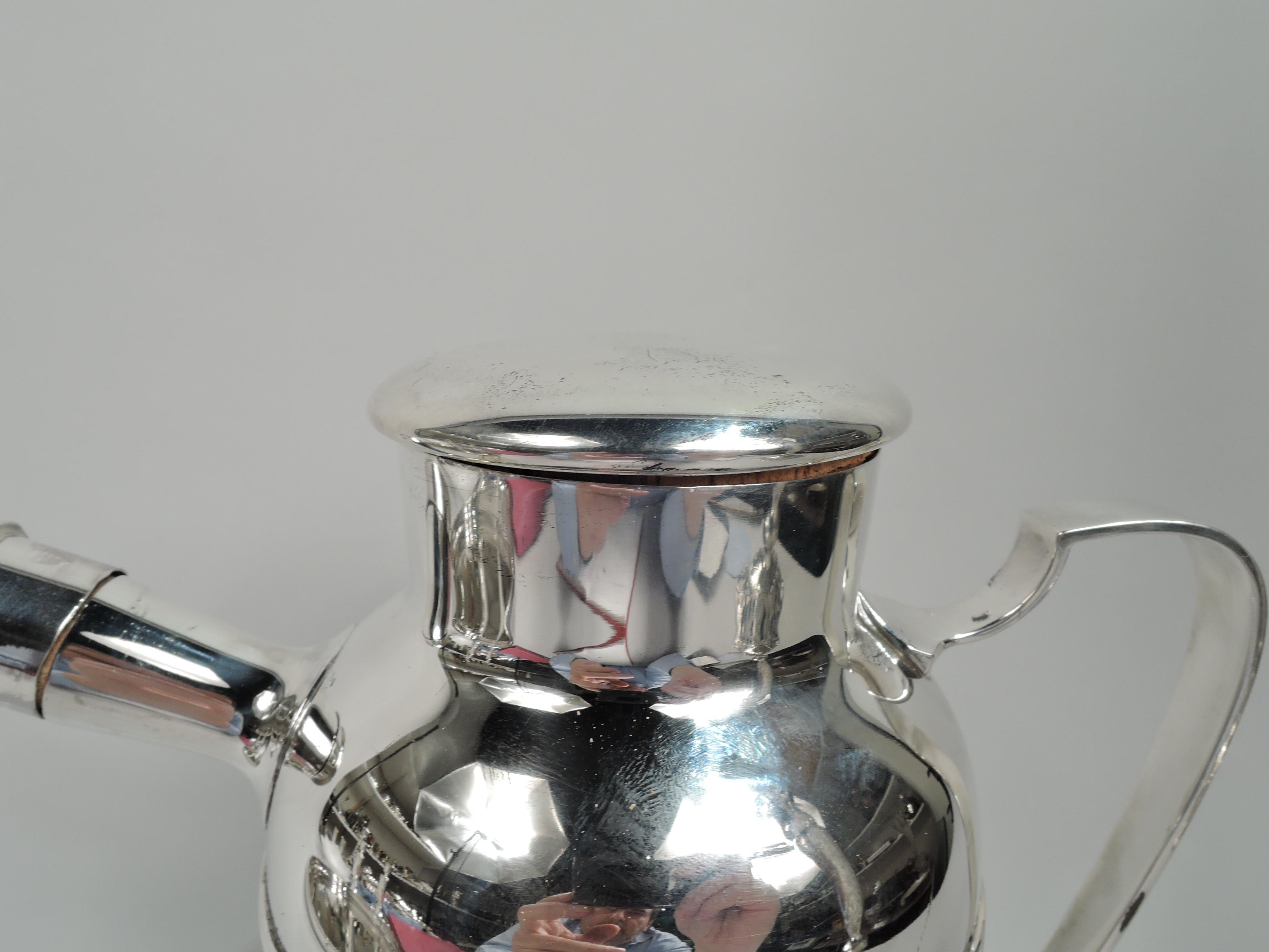 Antique Tiffany American Art Deco Sterling Silver Cocktail Shaker In Good Condition In New York, NY