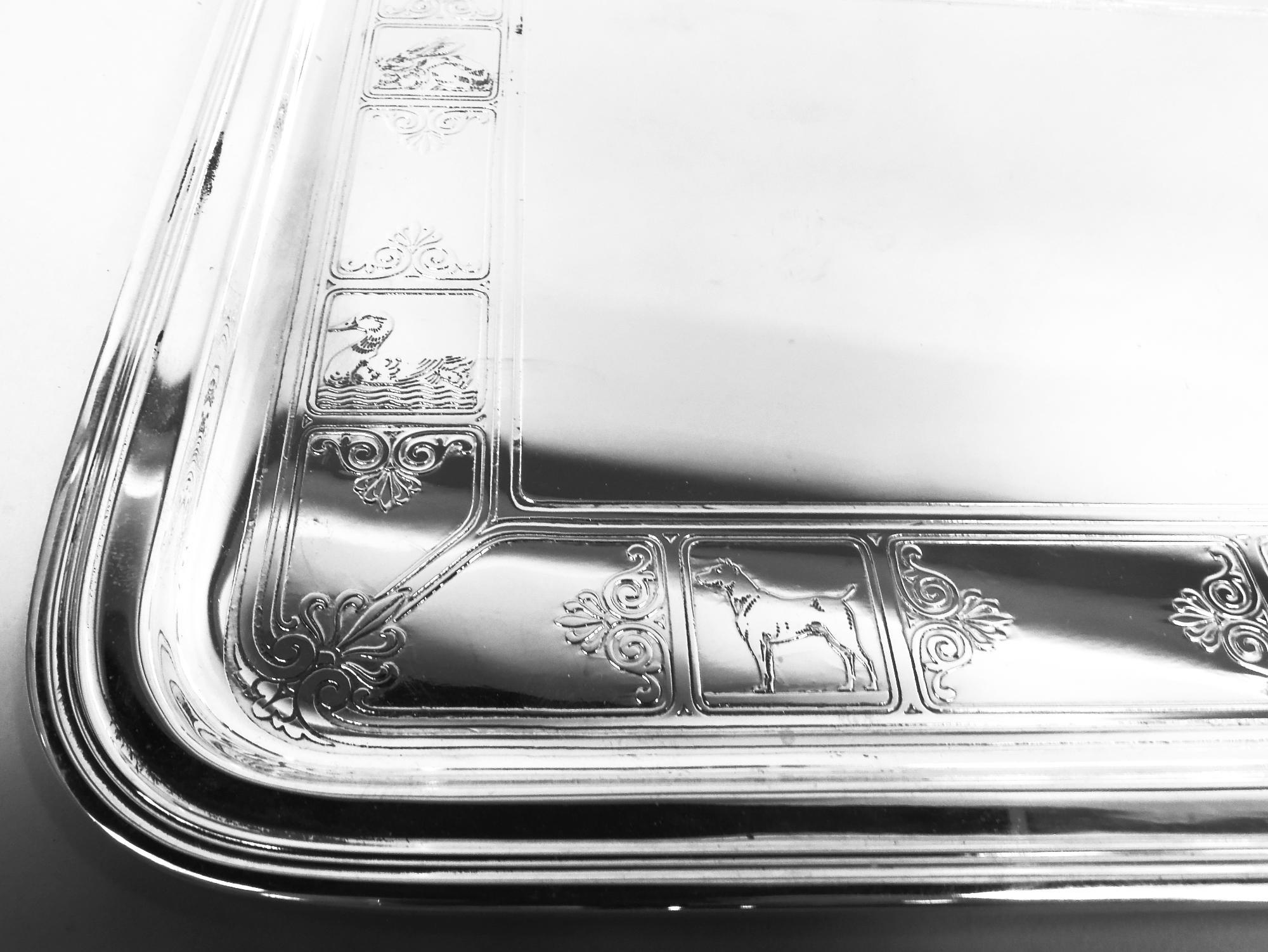 Bandeja antigua Tiffany American Art Decó de plata de ley para cuarto de niños en Bueno estado para la venta en New York, NY