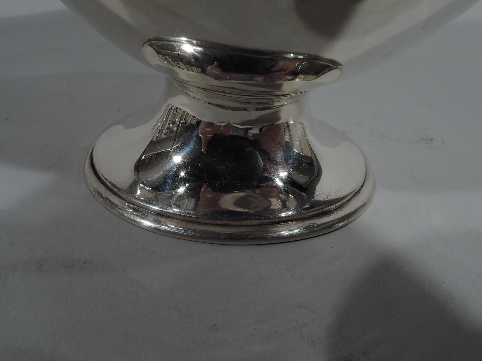 Antique Tiffany American Edwardian Classical Sterling Silver Creamer In Excellent Condition In New York, NY