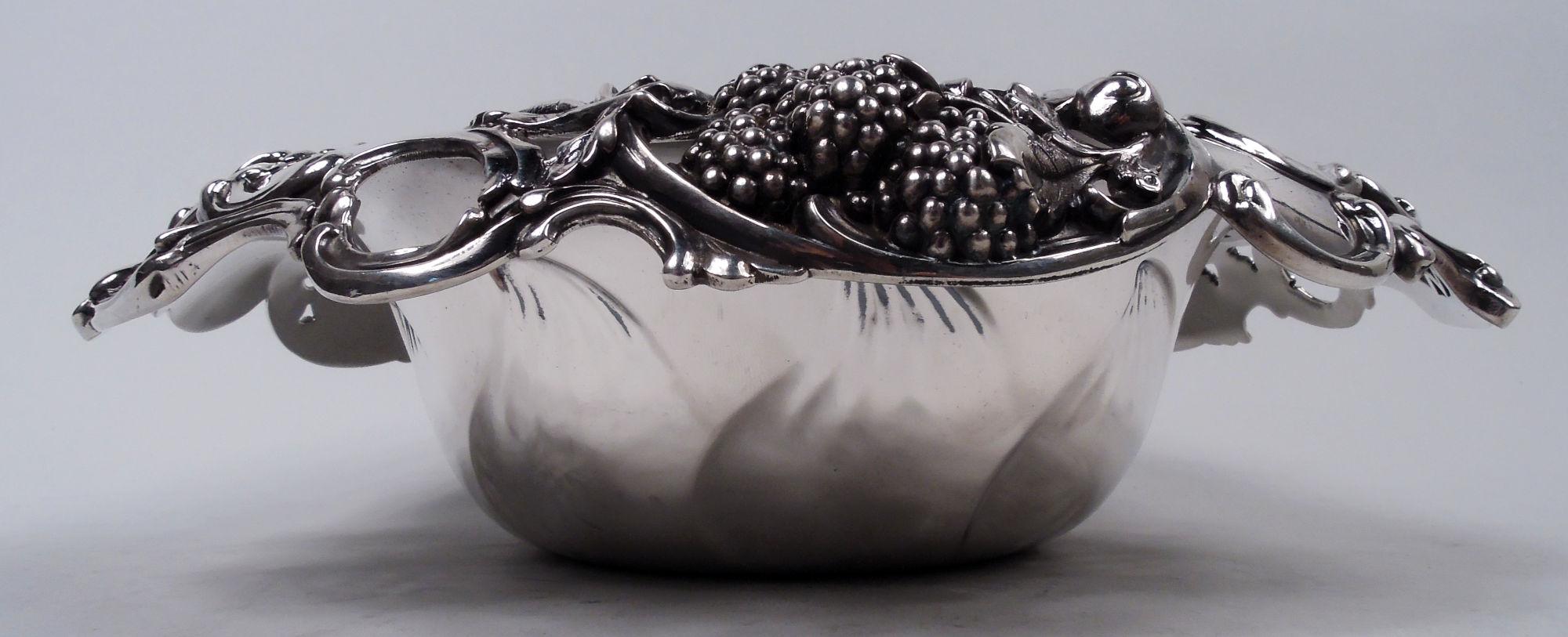 Antique Tiffany American Gilded Age Sterling Silver Blackberry Bowl In Good Condition In New York, NY