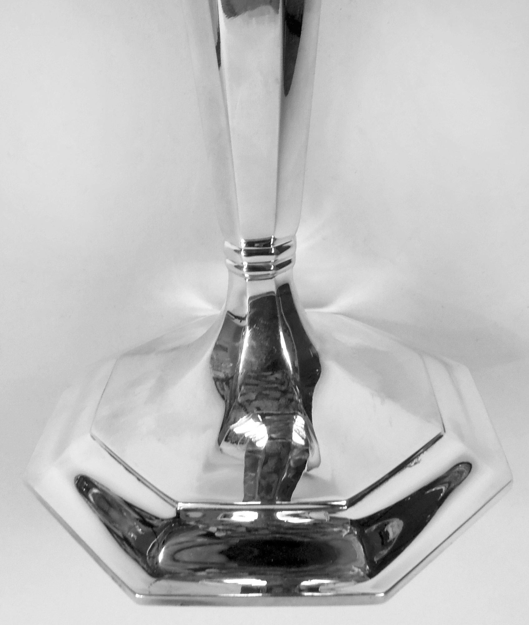 Antique Tiffany Art Deco Sterling Silver Trumpet Vase In Good Condition In New York, NY