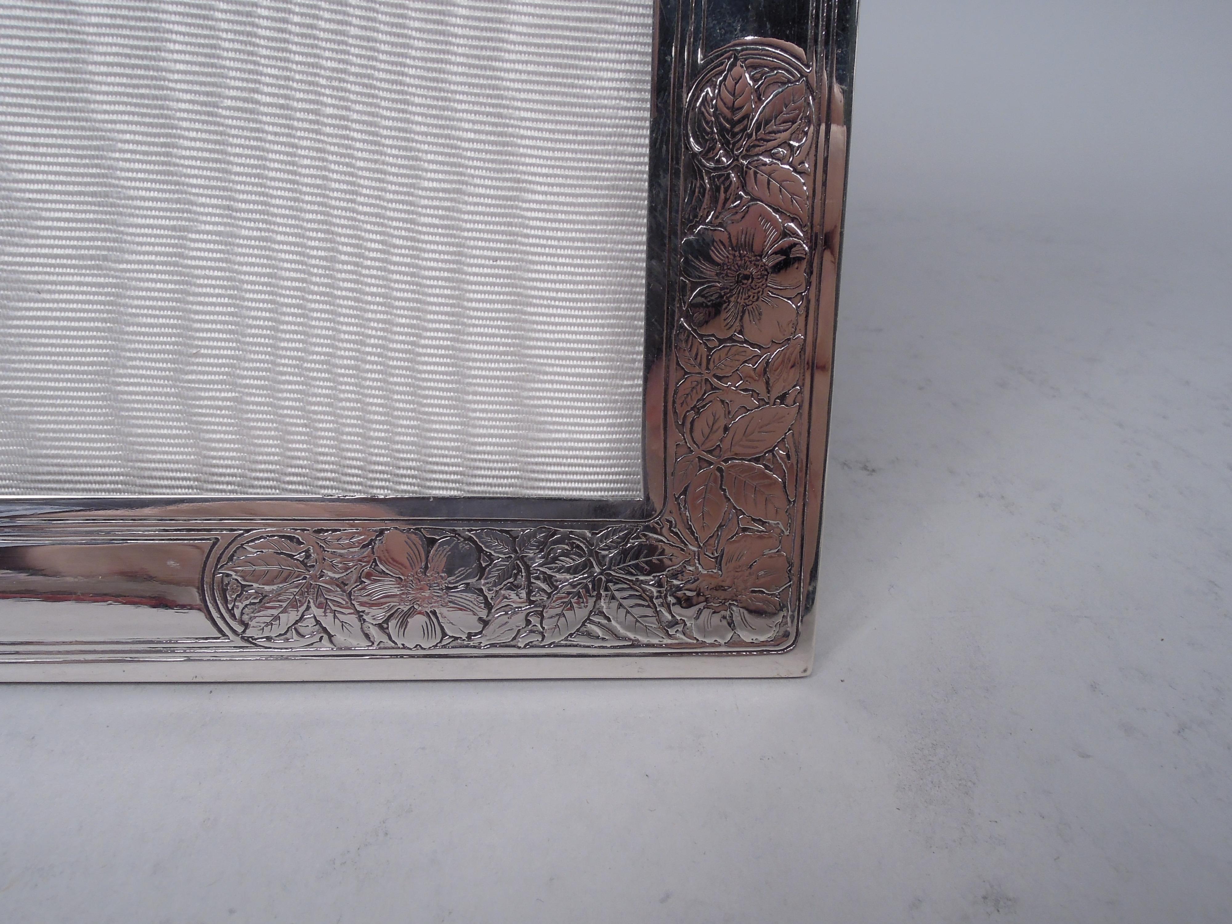 Antique Tiffany Art Nouveau Fronds & Flowers Picture Frame In Excellent Condition For Sale In New York, NY