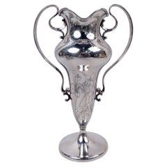 Jarrón antiguo de plata de ley de estilo Art Nouveau de Tiffany