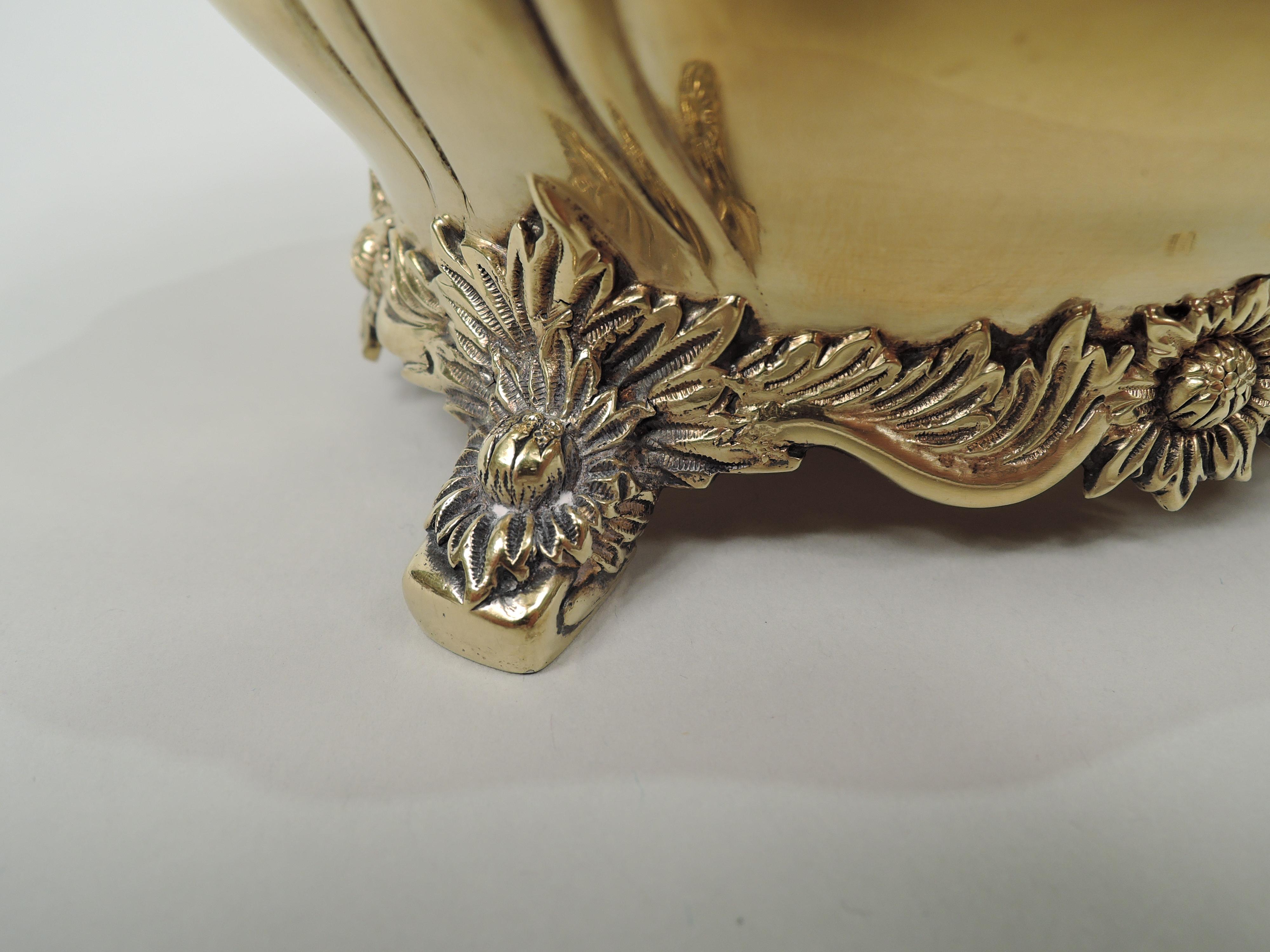 Antique Tiffany  & Co. Chrysanthemum Silver Gilt Box In Good Condition For Sale In New York, NY