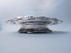Ciotola da tavolo d'epoca Tiffany in argento sterling con motivo a crisantemi