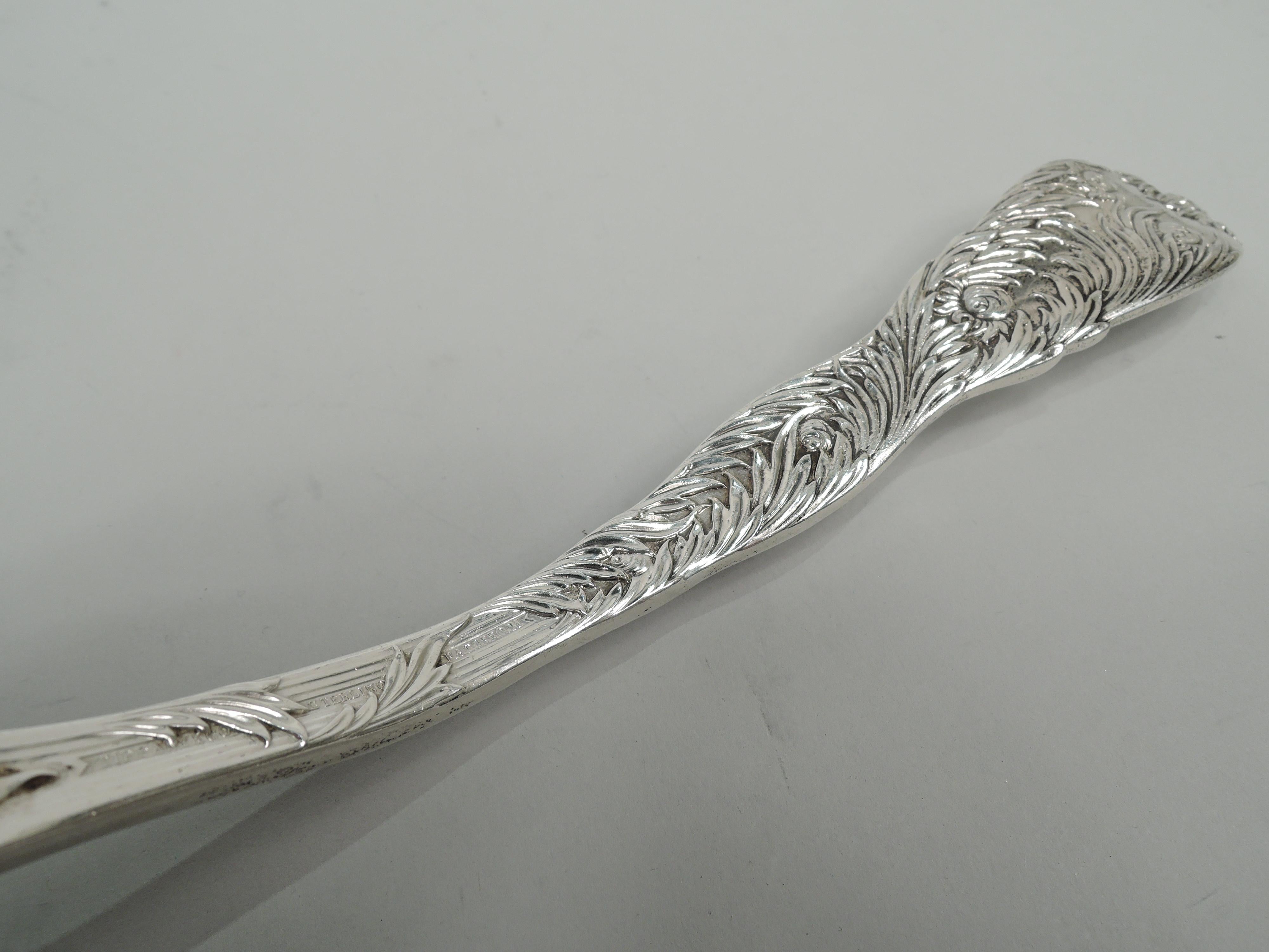 Antique Tiffany Chrysanthemum Sterling Silver Oyster Ladle In Good Condition For Sale In New York, NY