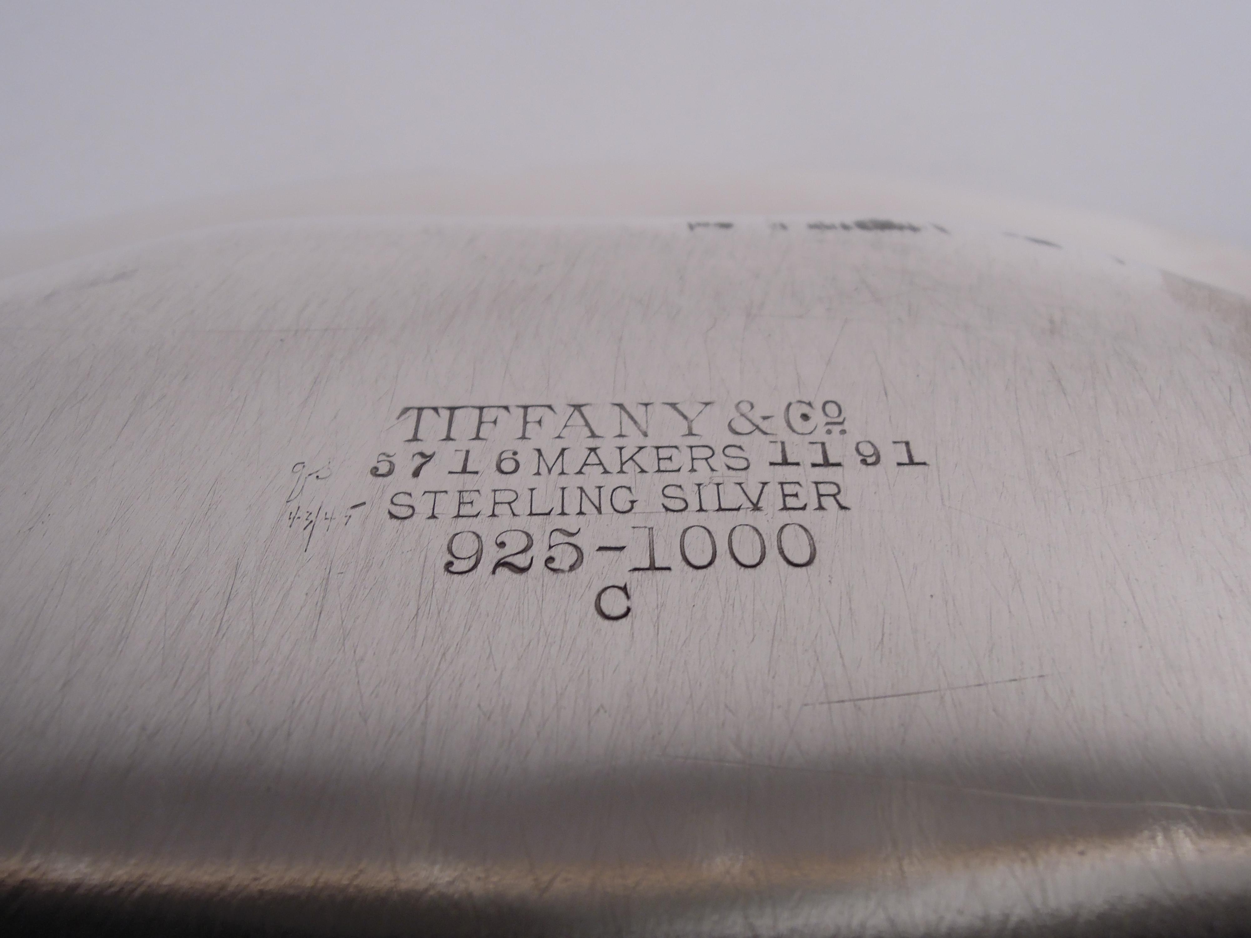 Bandeja redonda antigua Tiffany Crisantemo de plata de ley Plata esterlina en venta