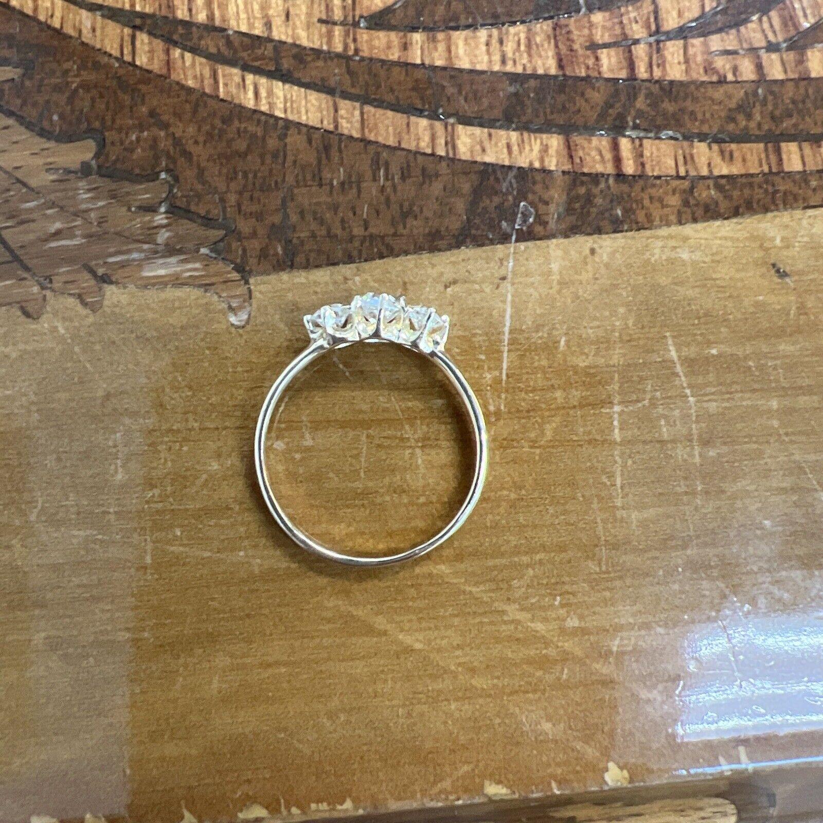 ANTIQUE TIFFANY & CO. 18k Gelbgold & Diamantring mit drei Steinen im Kissenschliff 1