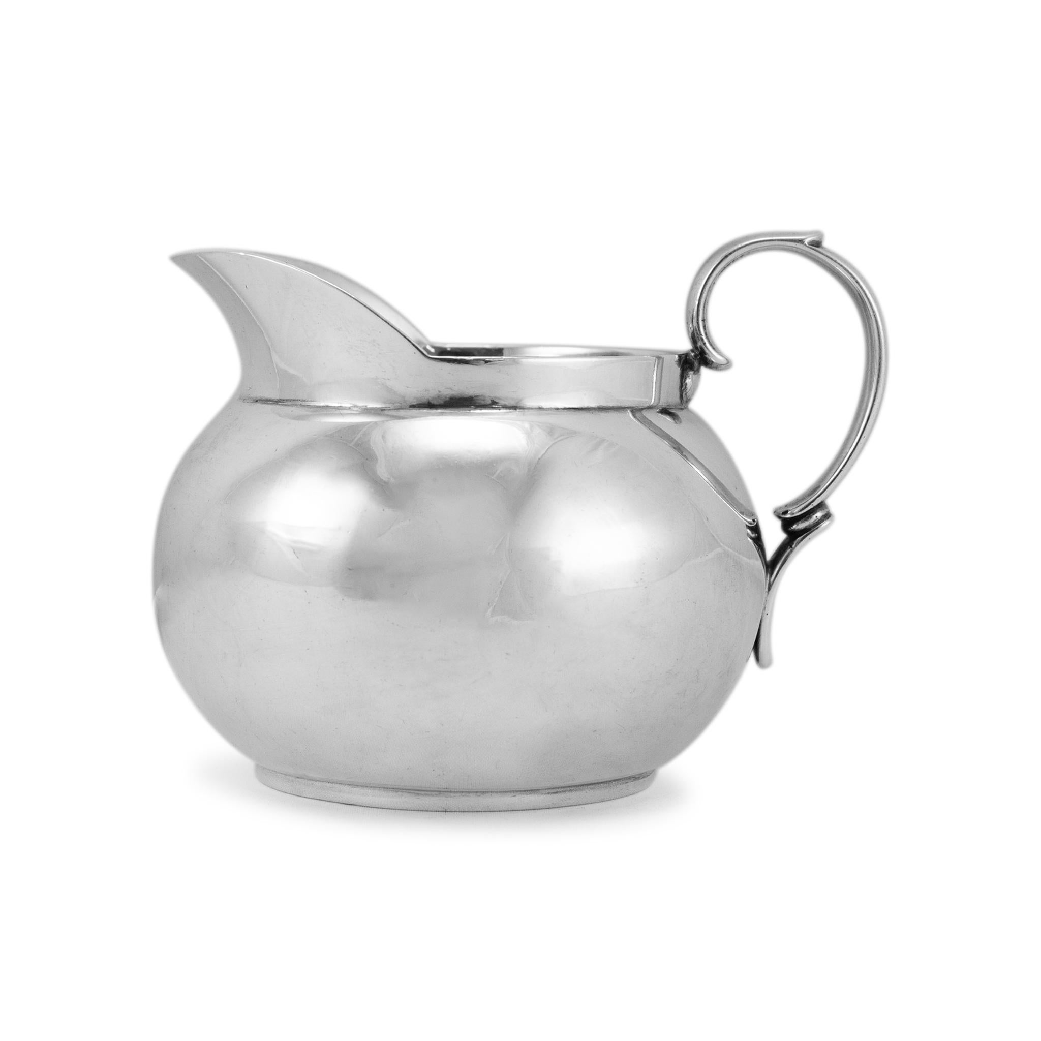 Brand: Tiffany & Co.

Metal Type: 925 Sterling Silver

Width: 3.50 inches

Height: 2.75 inches

Depth: 2.00 inches 

Weight: 91.33 grams

Silver antique, Tiffany & Co. 925 Sterling Silver Creamer 6393 M 3299 Classic Handle & Spout. The metal was