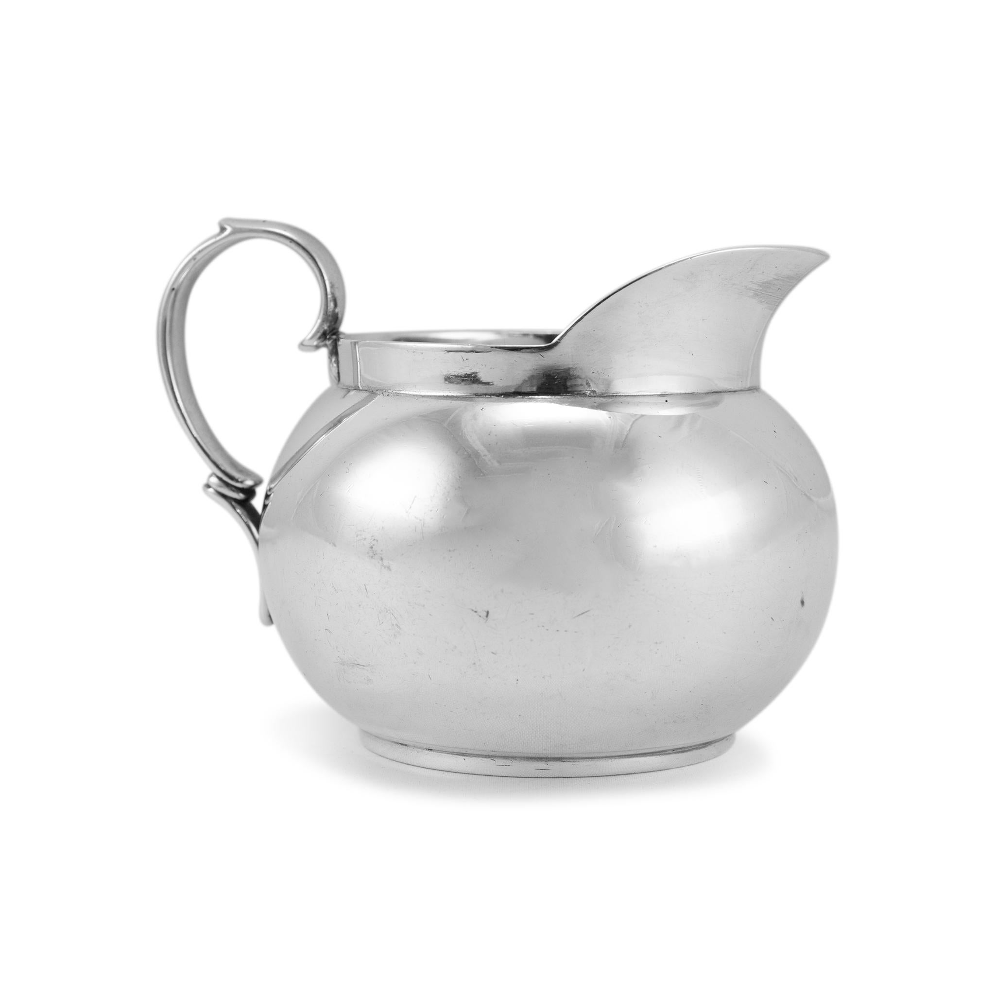 Antique Tiffany & Co. 925 Sterling Silver Creamer 6393 M 3299 Classic Handle In Excellent Condition For Sale In Houston, TX