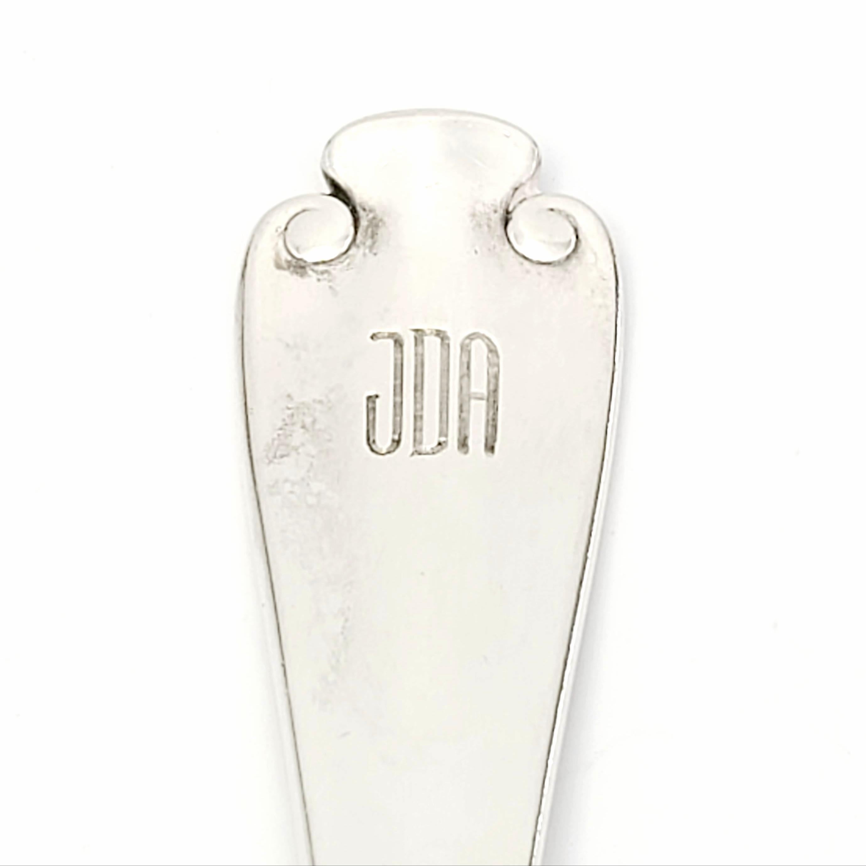 Antico cucchiaio da insalata Tiffany & Co. fiammingo in argento sterling e oro in vendita 2