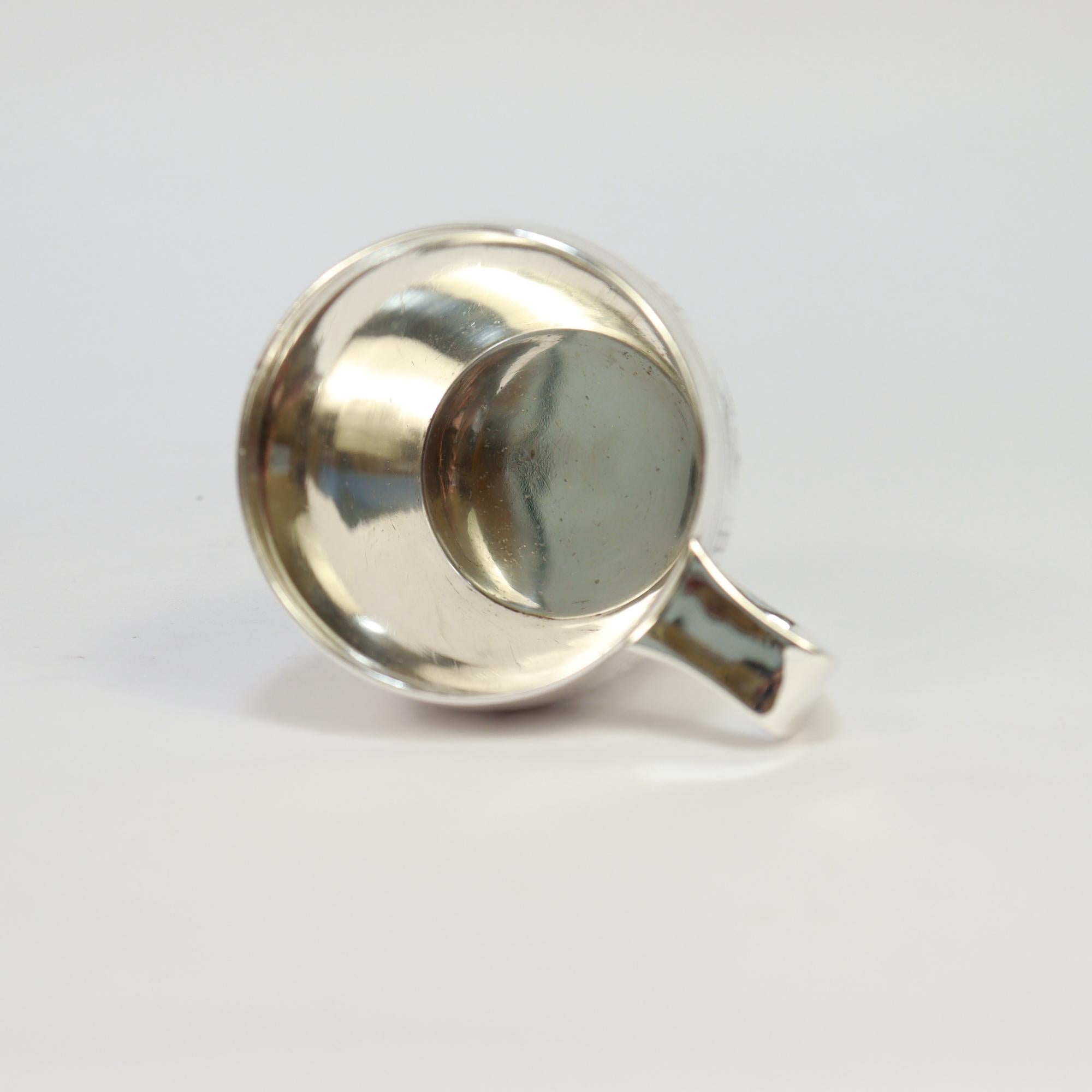 Antico Tiffany & Co. Tazza per bambini in argento sterling con tennis, golf e baseball in vendita 8