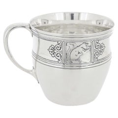 Antique Tiffany & Co. Tasse d'enfant avec écureuil et oiseau en argent sterling