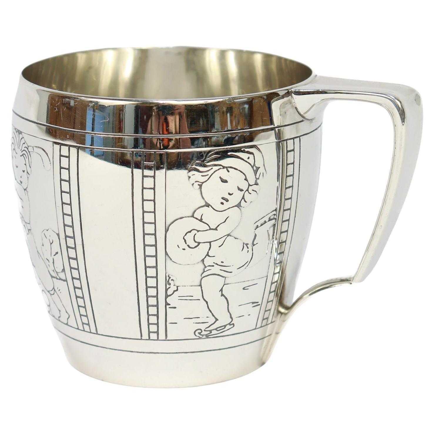 Antico Tiffany & Co. Tazza per bambini in argento sterling con tennis, golf e baseball in vendita