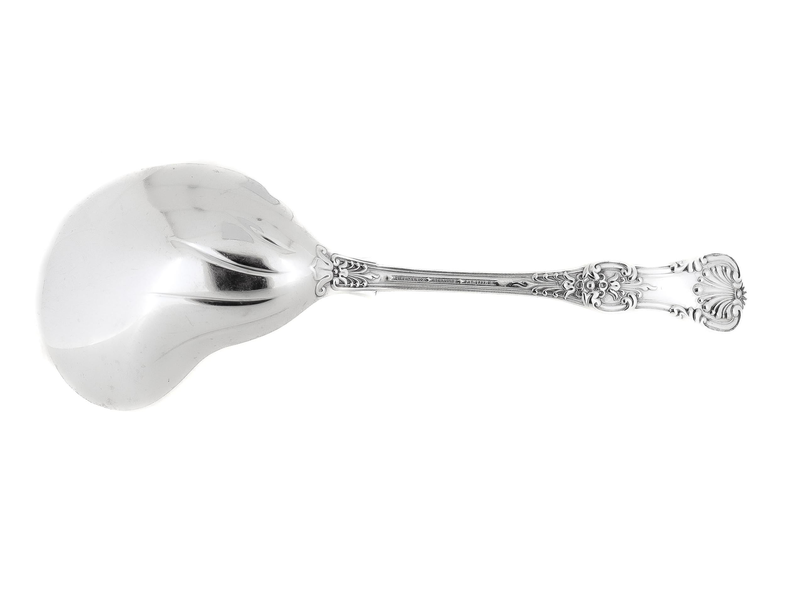 Antigüedades Tiffany & Co. Cuchara de Plata de Ley 'Rey Inglés' Ostra de Berry en Bueno estado para la venta en Philadelphia, PA