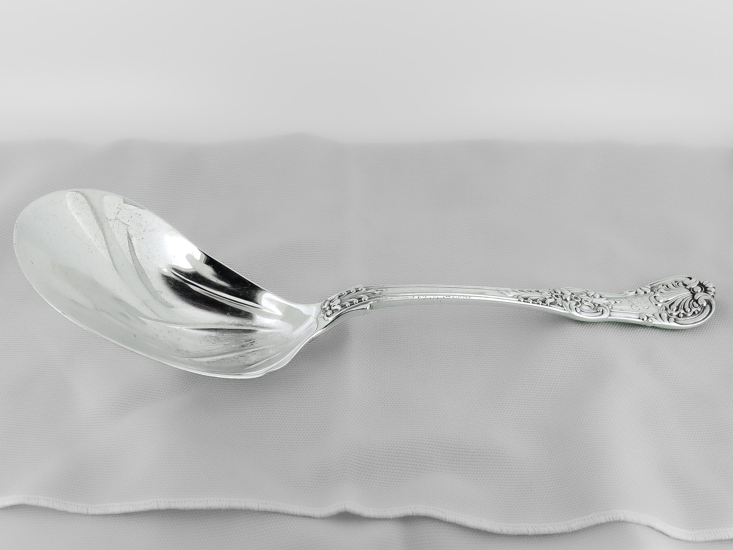 Antigüedades Tiffany & Co. Cuchara de Plata de Ley 'Rey Inglés' Ostra de Berry Plata esterlina en venta