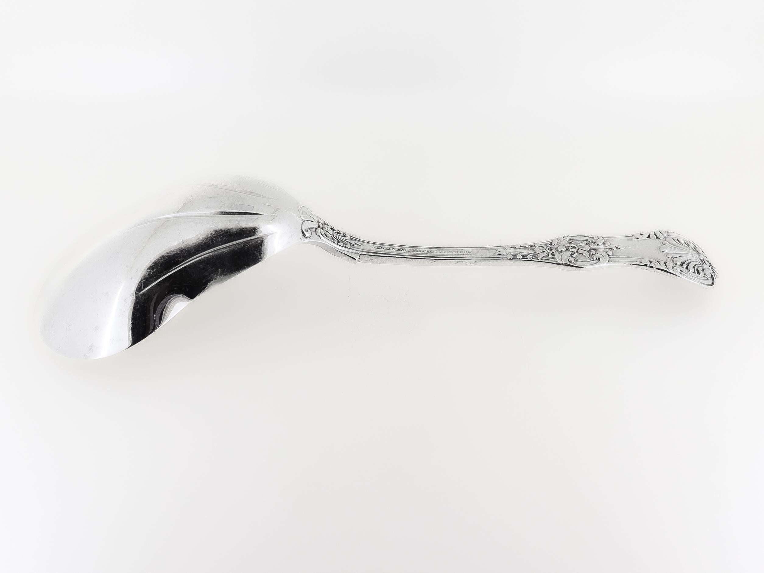 Antigüedades Tiffany & Co. Cuchara de Plata de Ley 'Rey Inglés' Ostra de Berry en venta 2