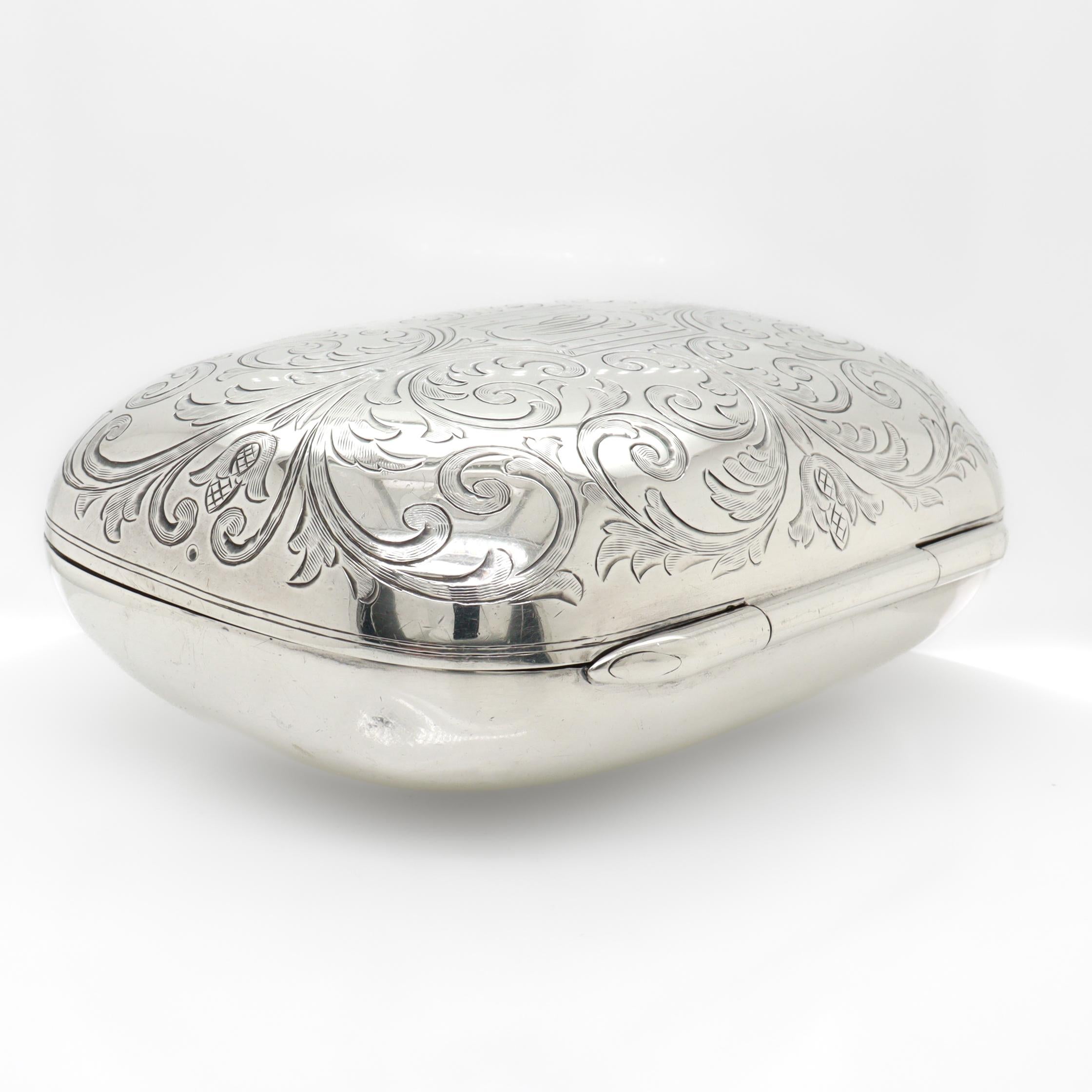Antigüedades Tiffany & Co. Jabonera de plata de ley grabada y con monograma en venta 2