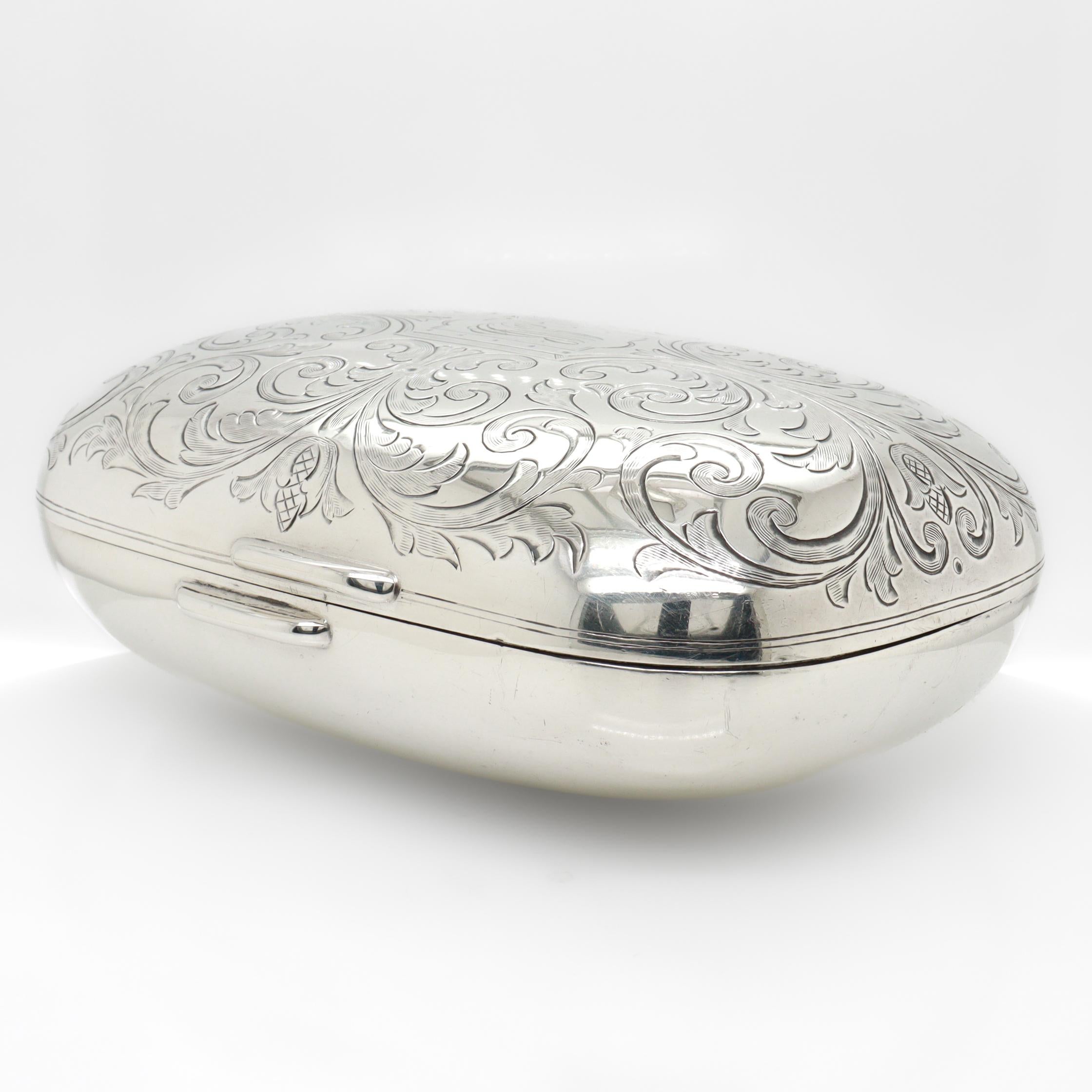 Antigüedades Tiffany & Co. Jabonera de plata de ley grabada y con monograma Dorado en venta