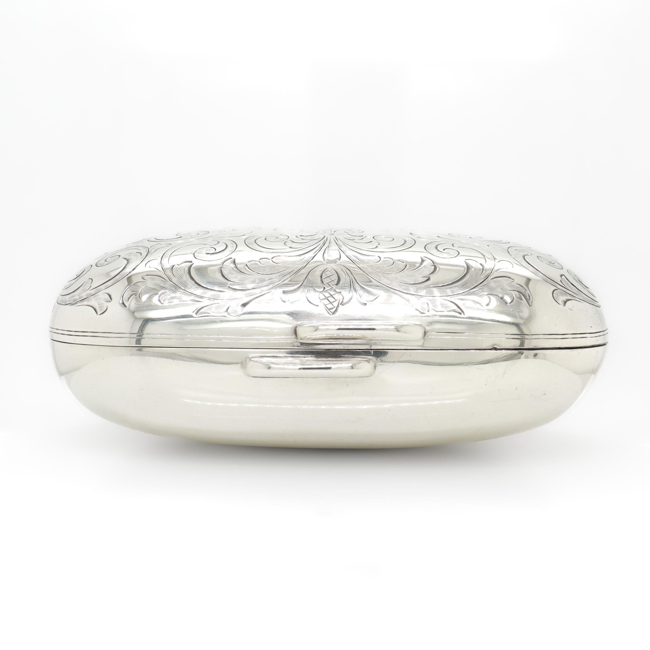 Antigüedades Tiffany & Co. Jabonera de plata de ley grabada y con monograma Plata esterlina en venta