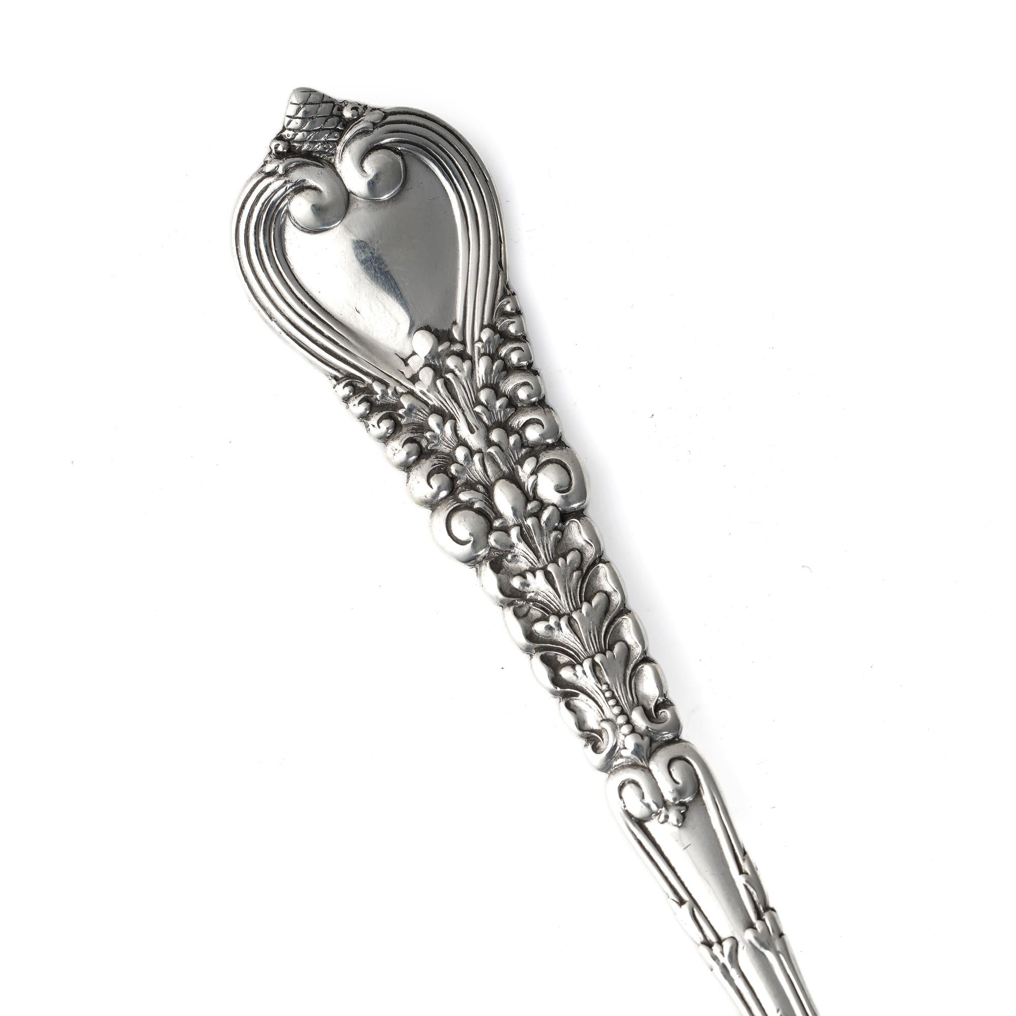 Antigüedades Tiffany & Co. Cuchara para sal con motivo florentino de plata de ley principios del siglo XX en venta