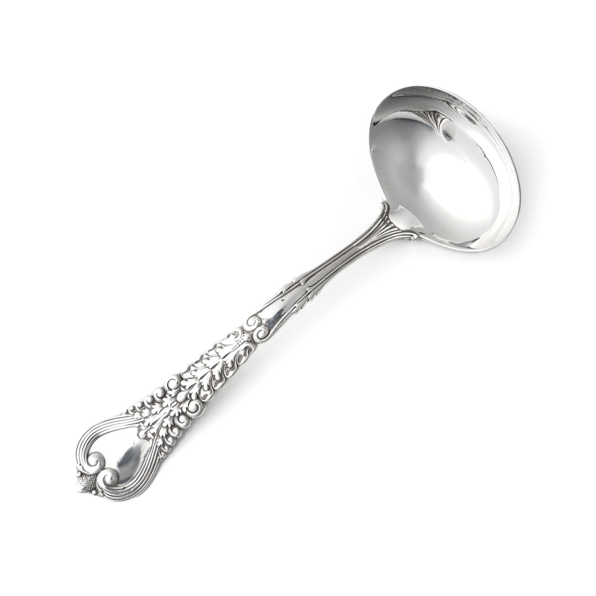 Antique Tiffany & Co. Sterling Silver Florentine Pattern Sauce Ladle In Good Condition For Sale In Braintree, GB