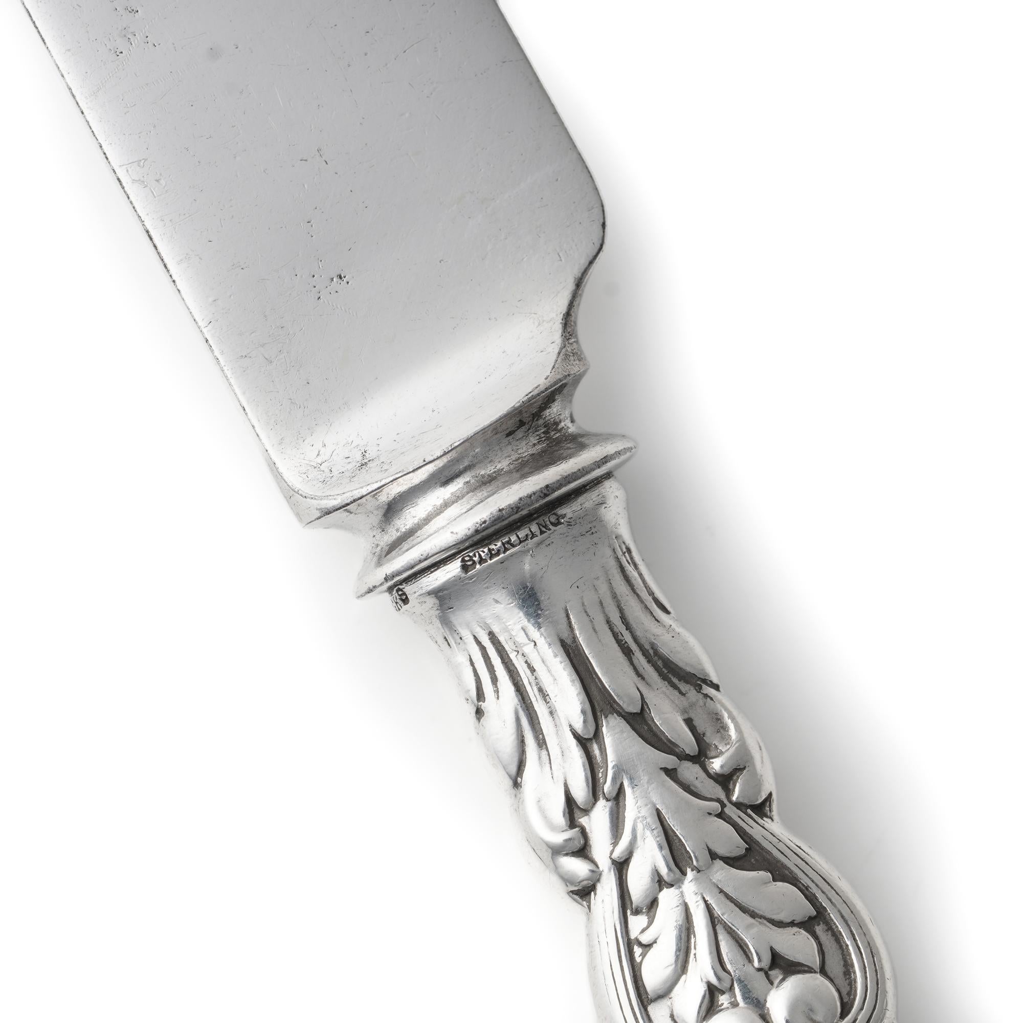 Antikes Florentiner Serviermesser aus Sterlingsilber von Tiffany & Co. mit Florentiner Muster.  (Silber) im Angebot