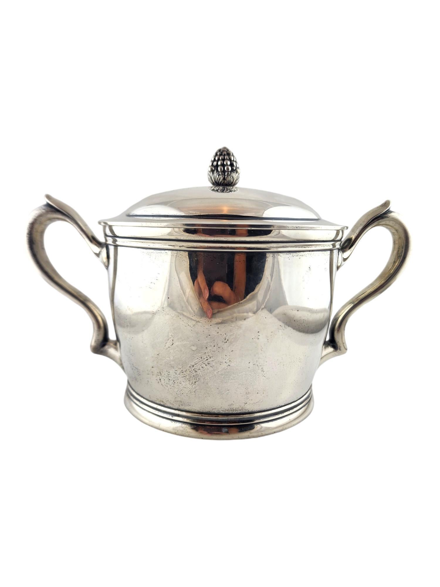 Antique Tiffany & Co Sterling Silver Lidded Sugar Bowl and Creamer #18706 In Good Condition For Sale In Washington Depot, CT
